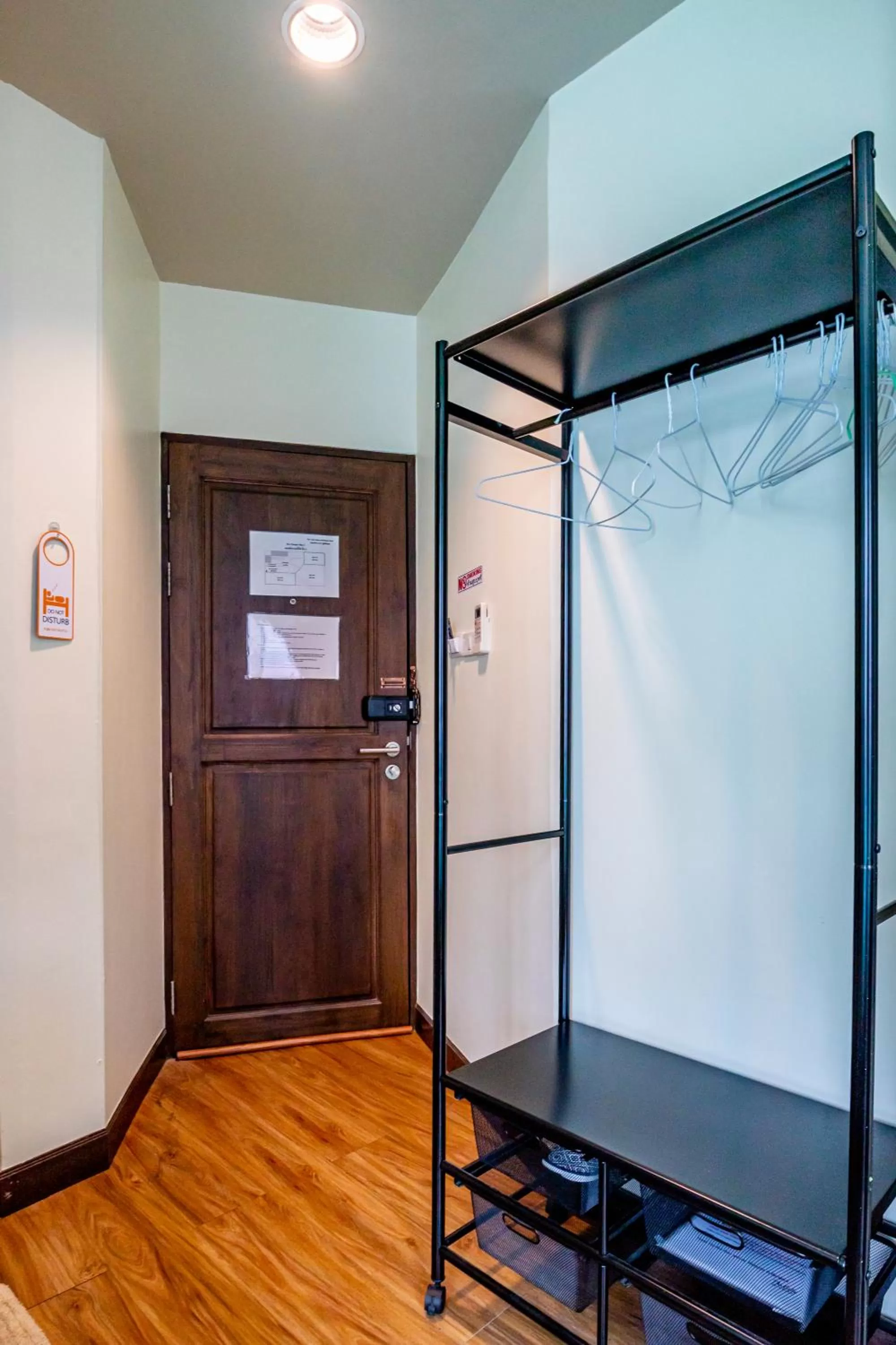 The Cube Sathorn Boutique Hotel เดอะ คิวบ์ สาทร บูติค โฮเทล Near BTS Surasak