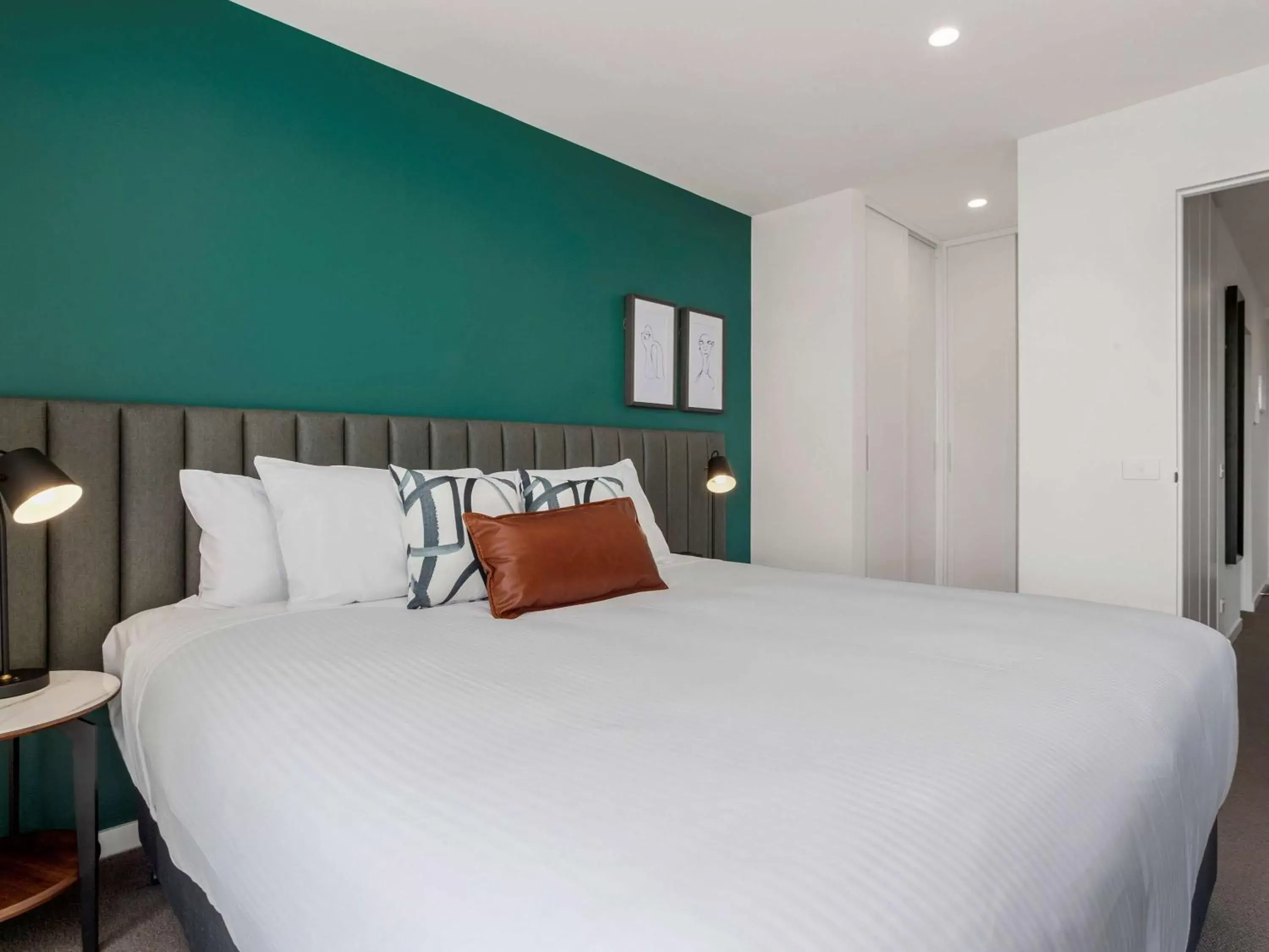 Photo of the whole room, Bed in The Sebel Melbourne Moonee Ponds