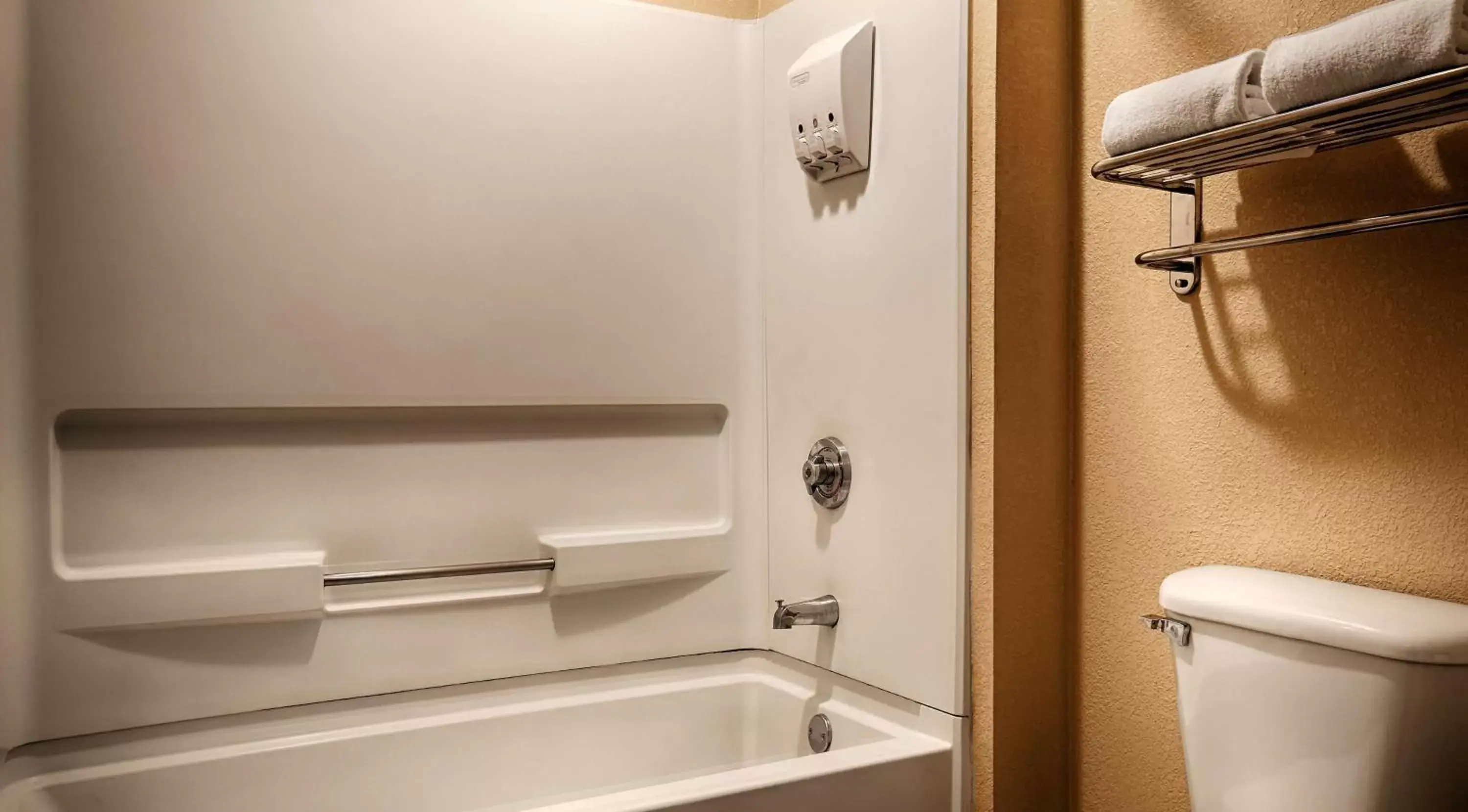 King Room - Non-Smoking in Bestway Inn King Room - Non-Smoking in Bestway Inn