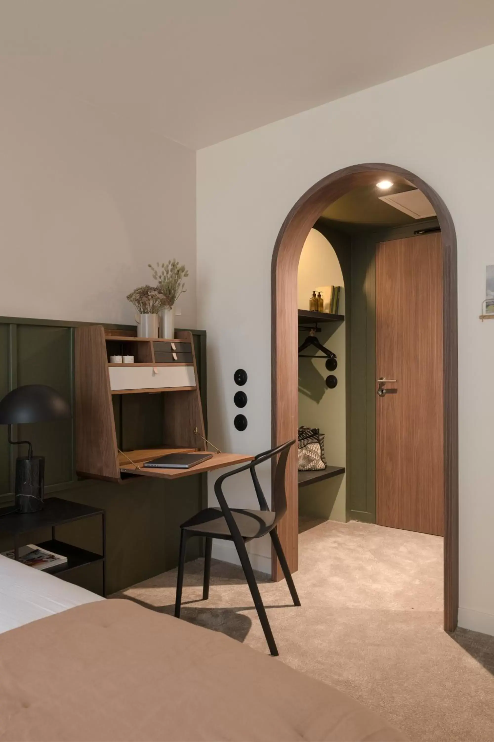 Bedroom, Seating Area in Hôtel Le Prieuré