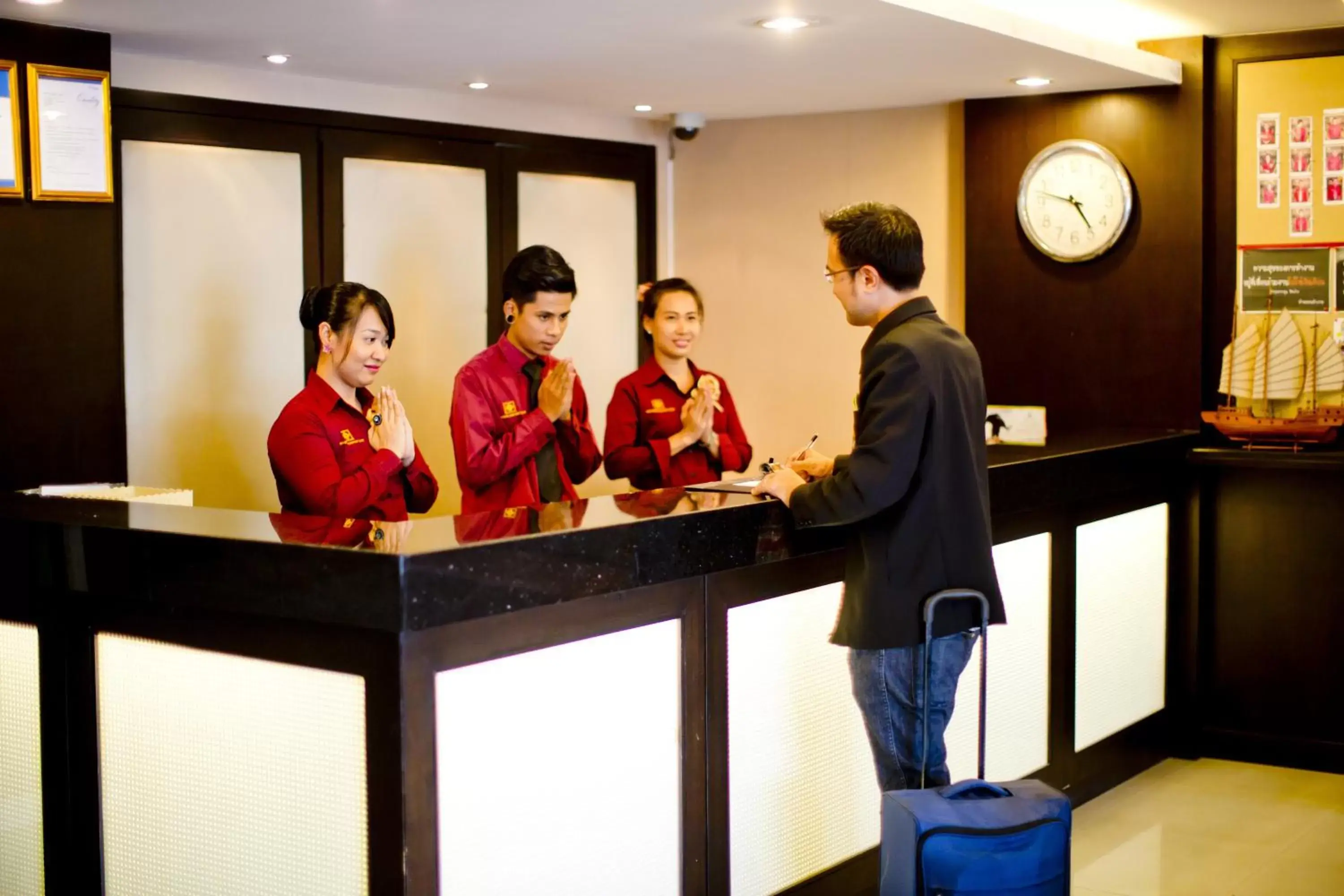 Lobby or reception, Lobby/Reception in Sinsuvarn Airport Suite Hotel SHA Extra Plus Certified B5040