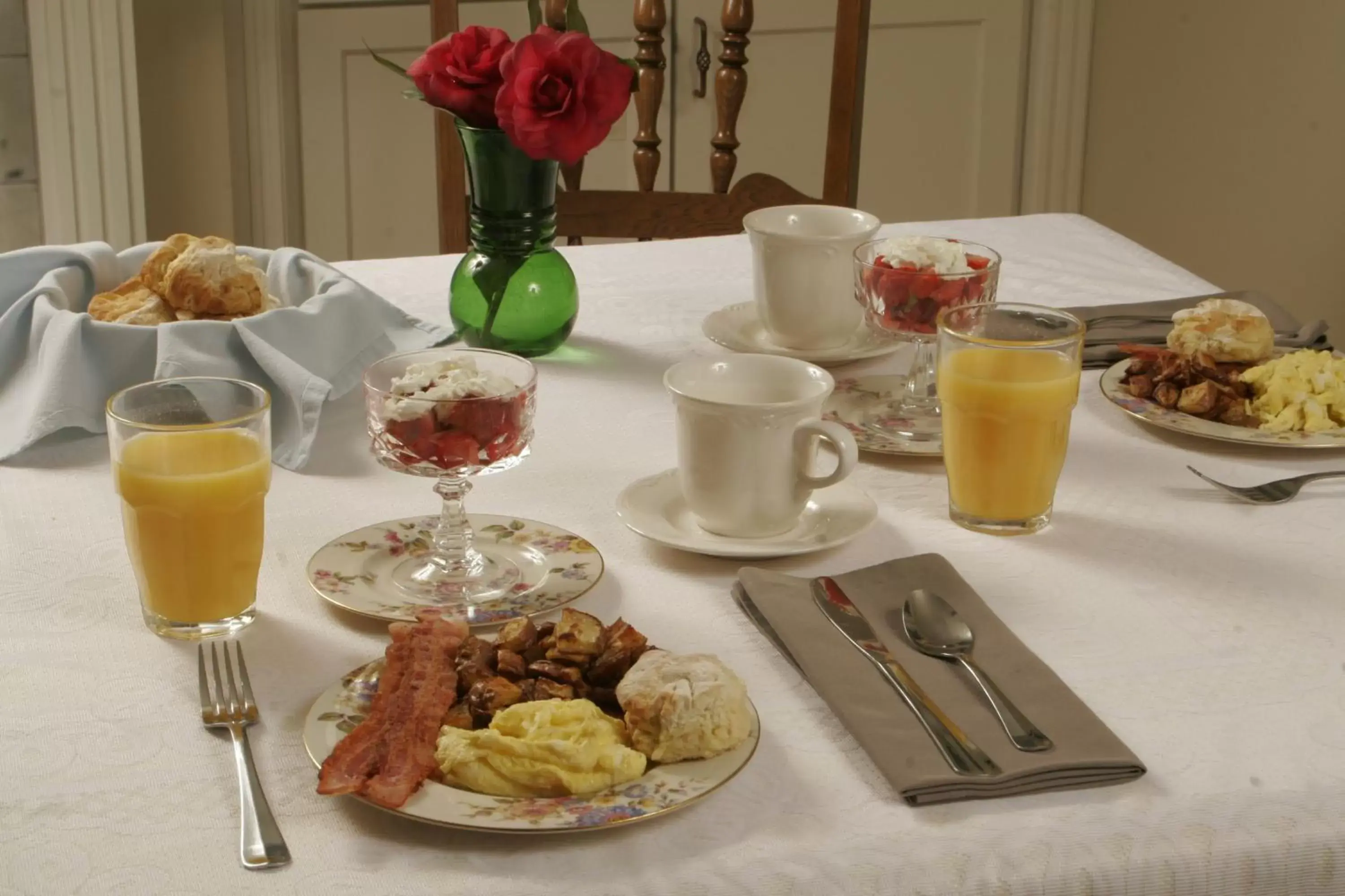 American breakfast, Breakfast in Seven Oaks Inn Bed and Breakfast