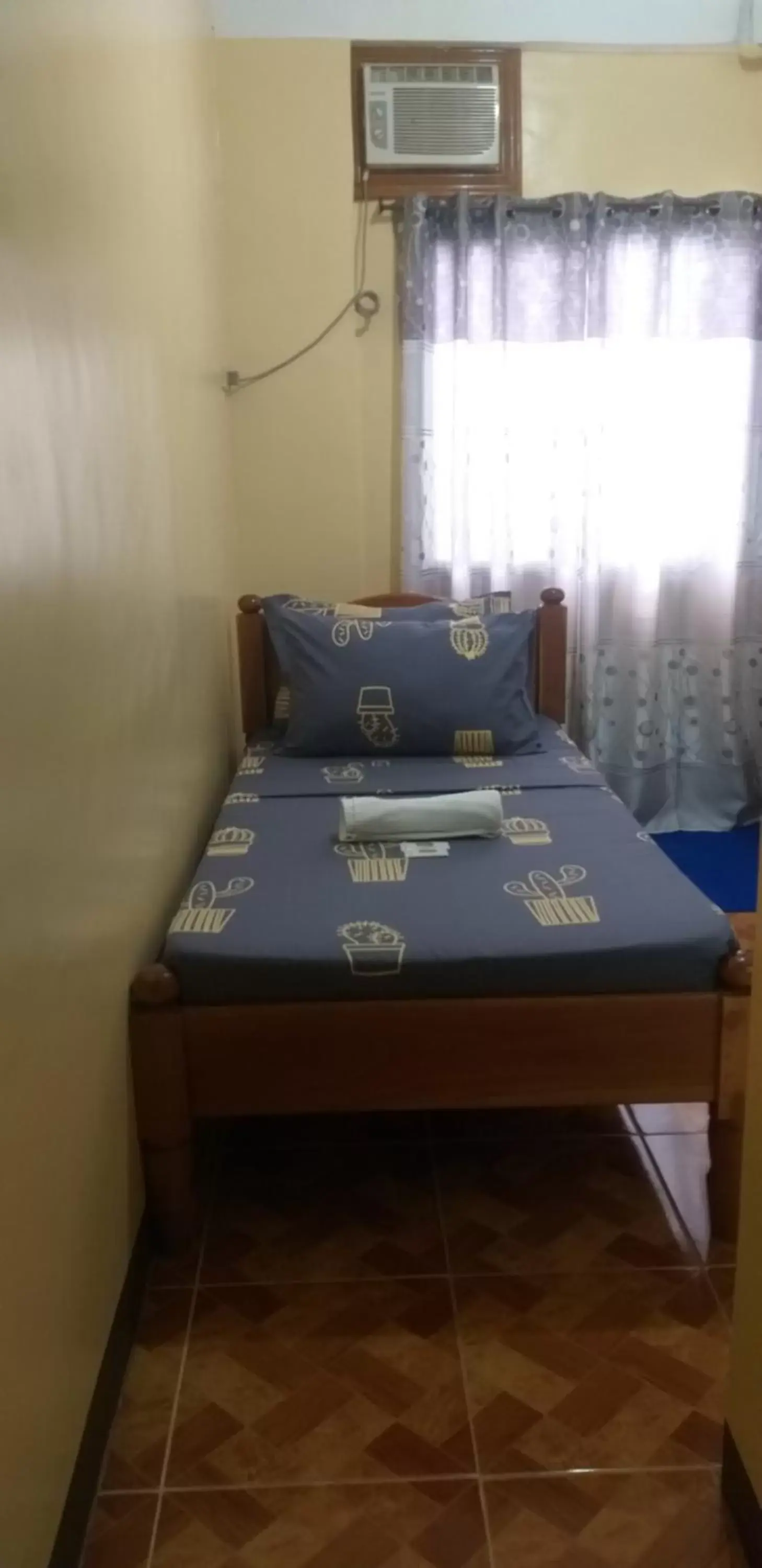 Bedroom, Bed in Divine Castle Travelers Inn
