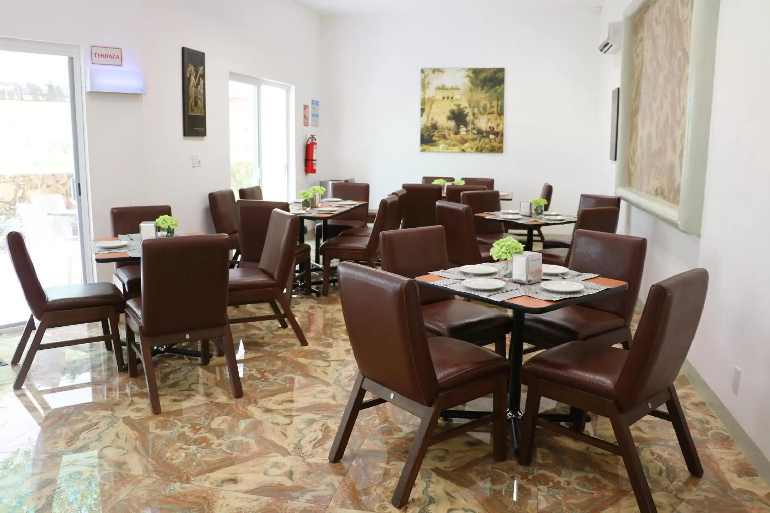 Restaurant/Places to Eat in Hotel Zar Merida