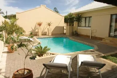 Swimming pool in Palm Beach Guesthouse Swimming pool in Palm Beach Guesthouse