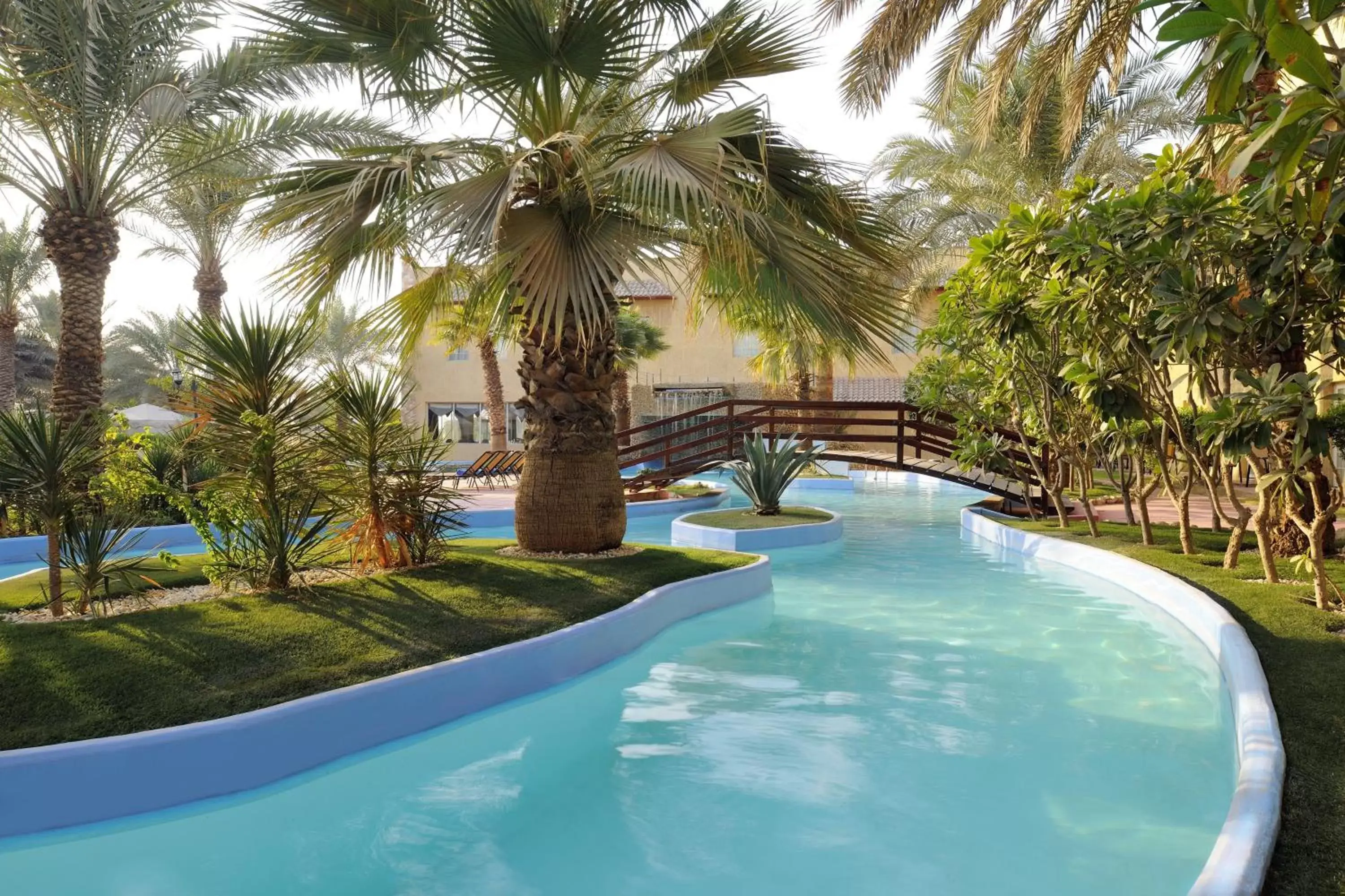 Swimming Pool in Mövenpick Hotel Kuwait