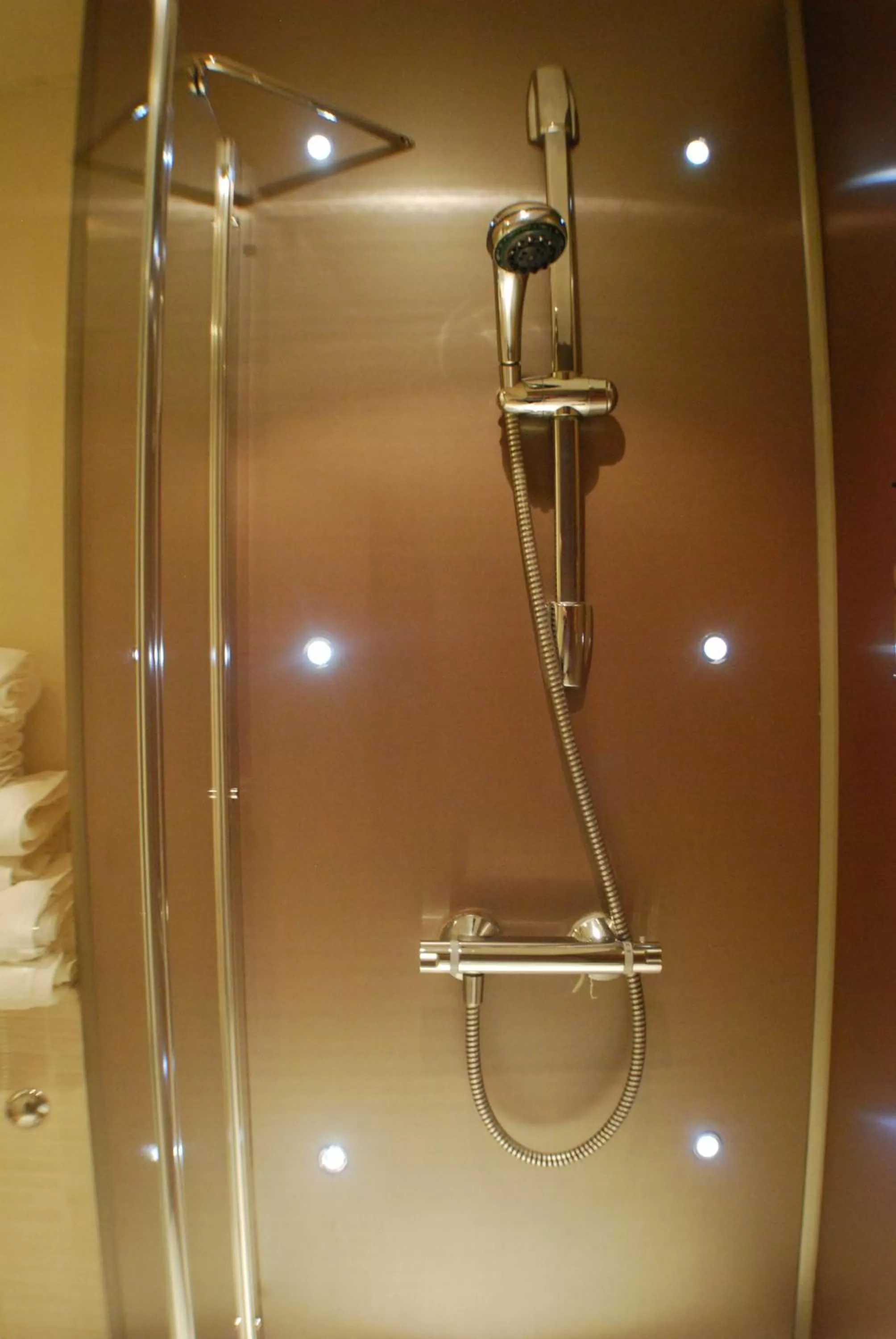 Bathroom in The Salisbury Hotel