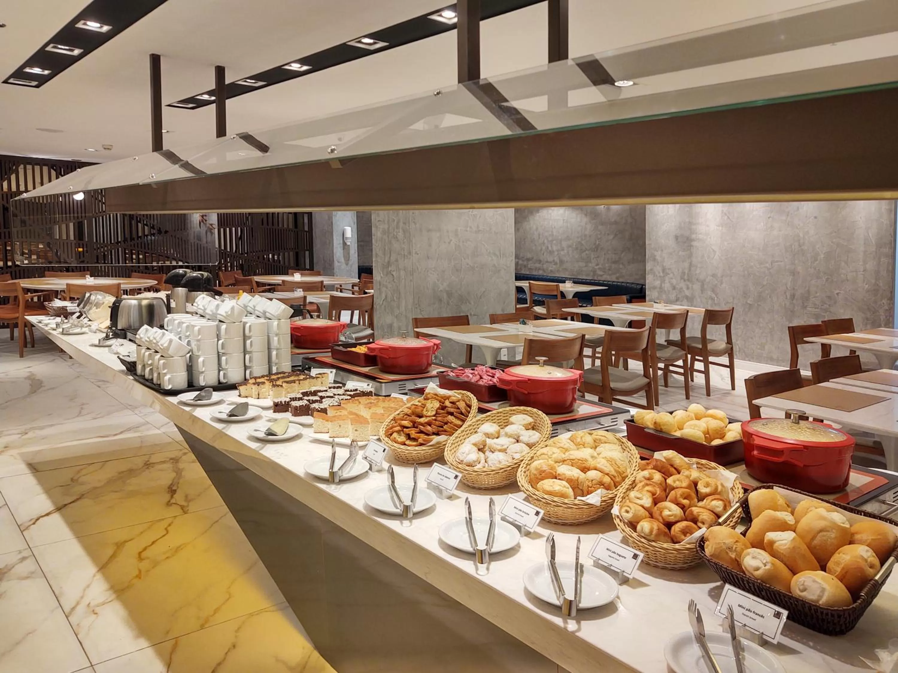 Restaurant/places to eat in Lets Idea Brasília Hotel