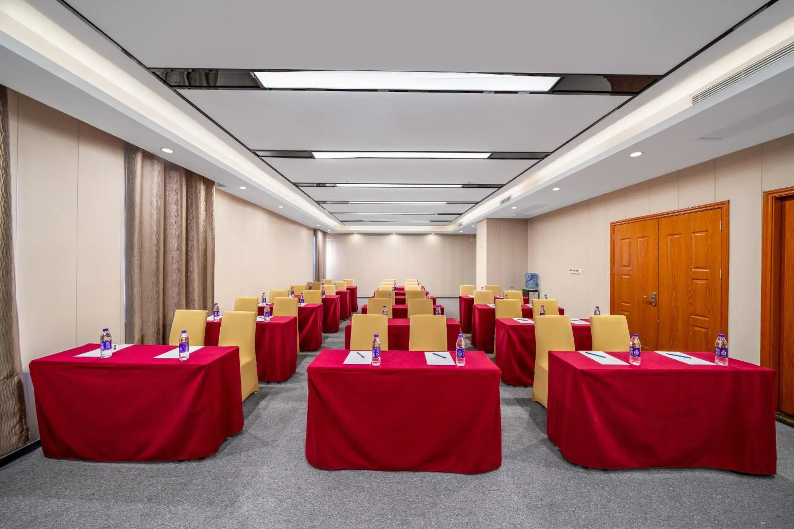 Meeting/conference room in Shi Liu Hotel