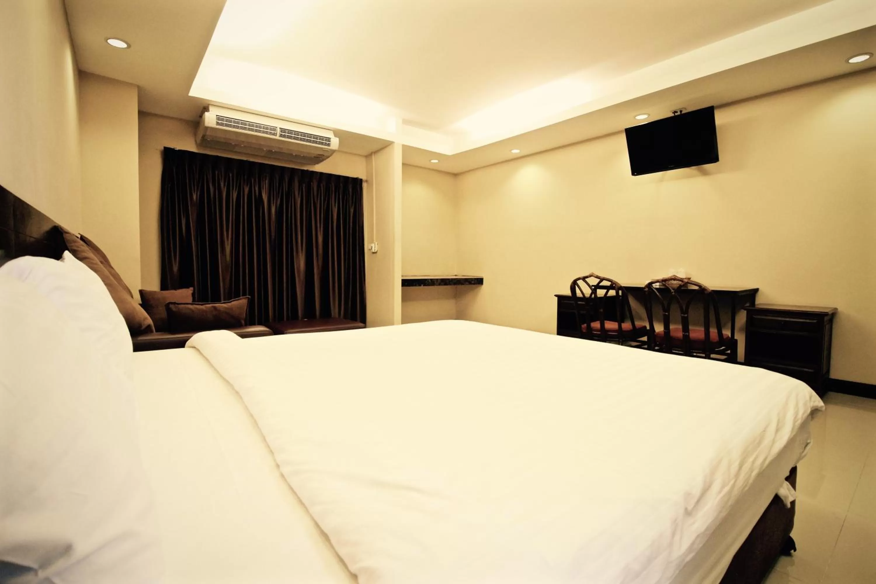 Bed in KKinn South Pattaya