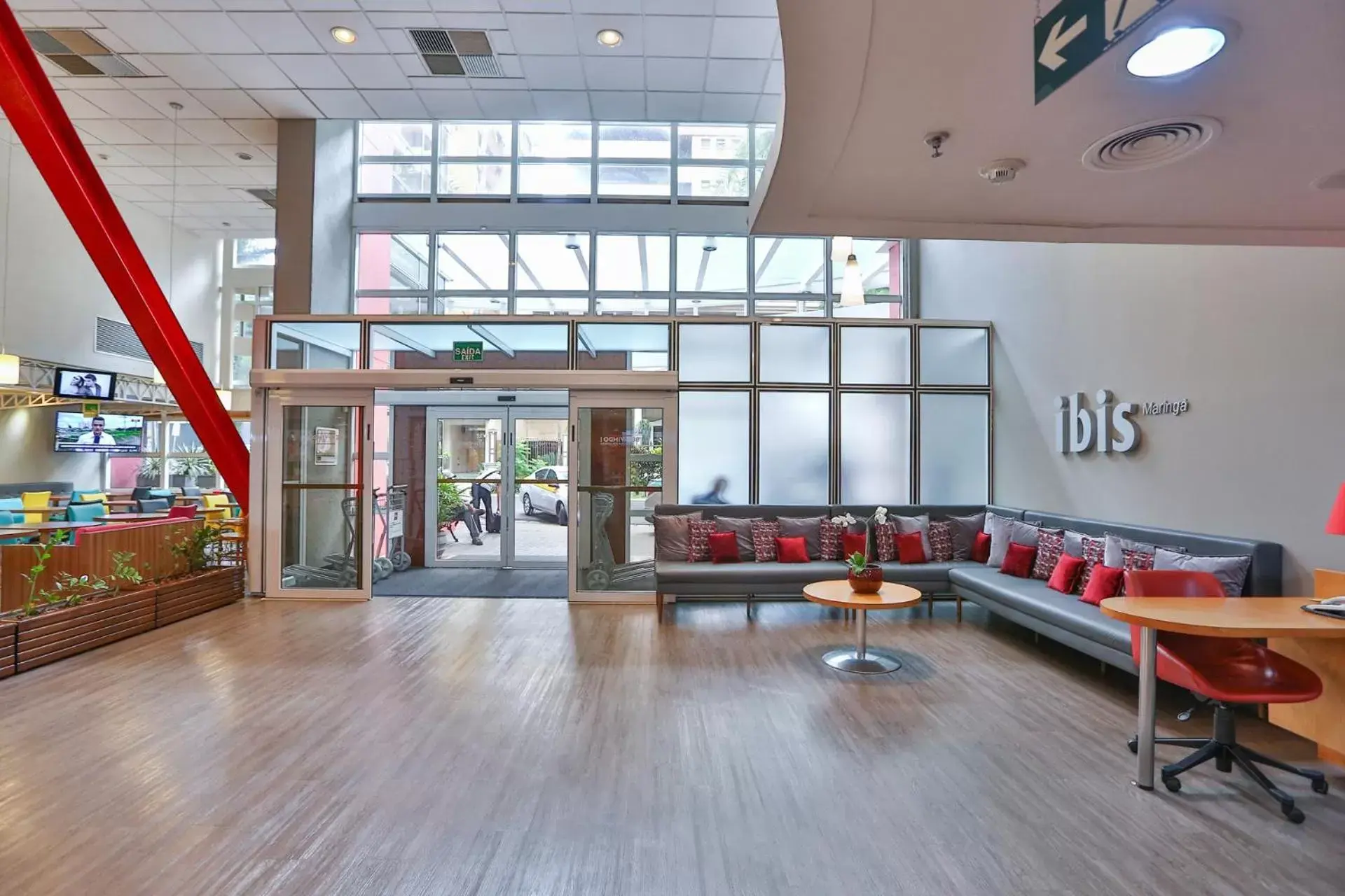 Lobby or reception in Ibis Maringa Lobby or reception in Ibis Maringa