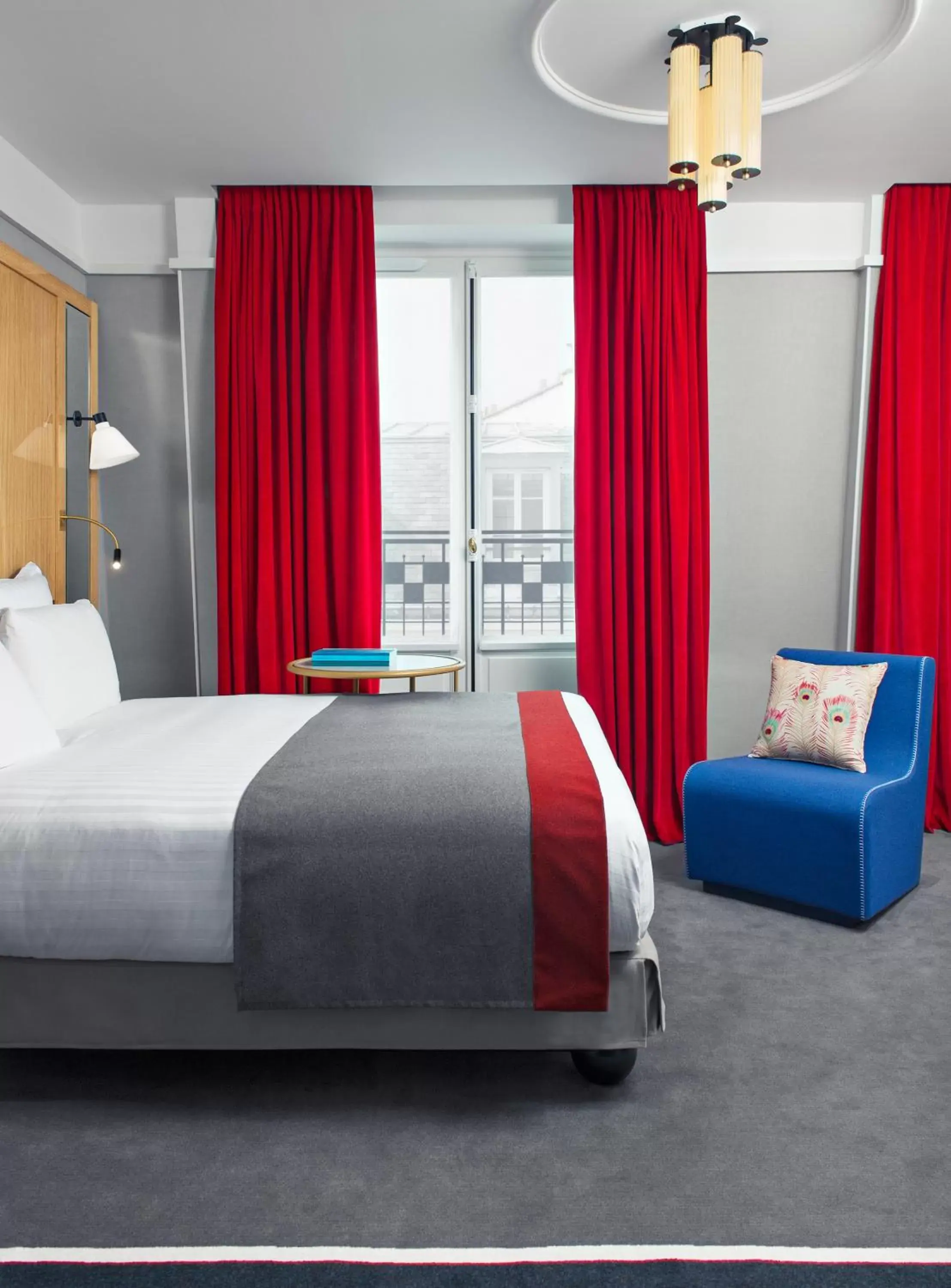 Bedroom, Bed in Hôtel l'Echiquier Opéra Paris - MGallery