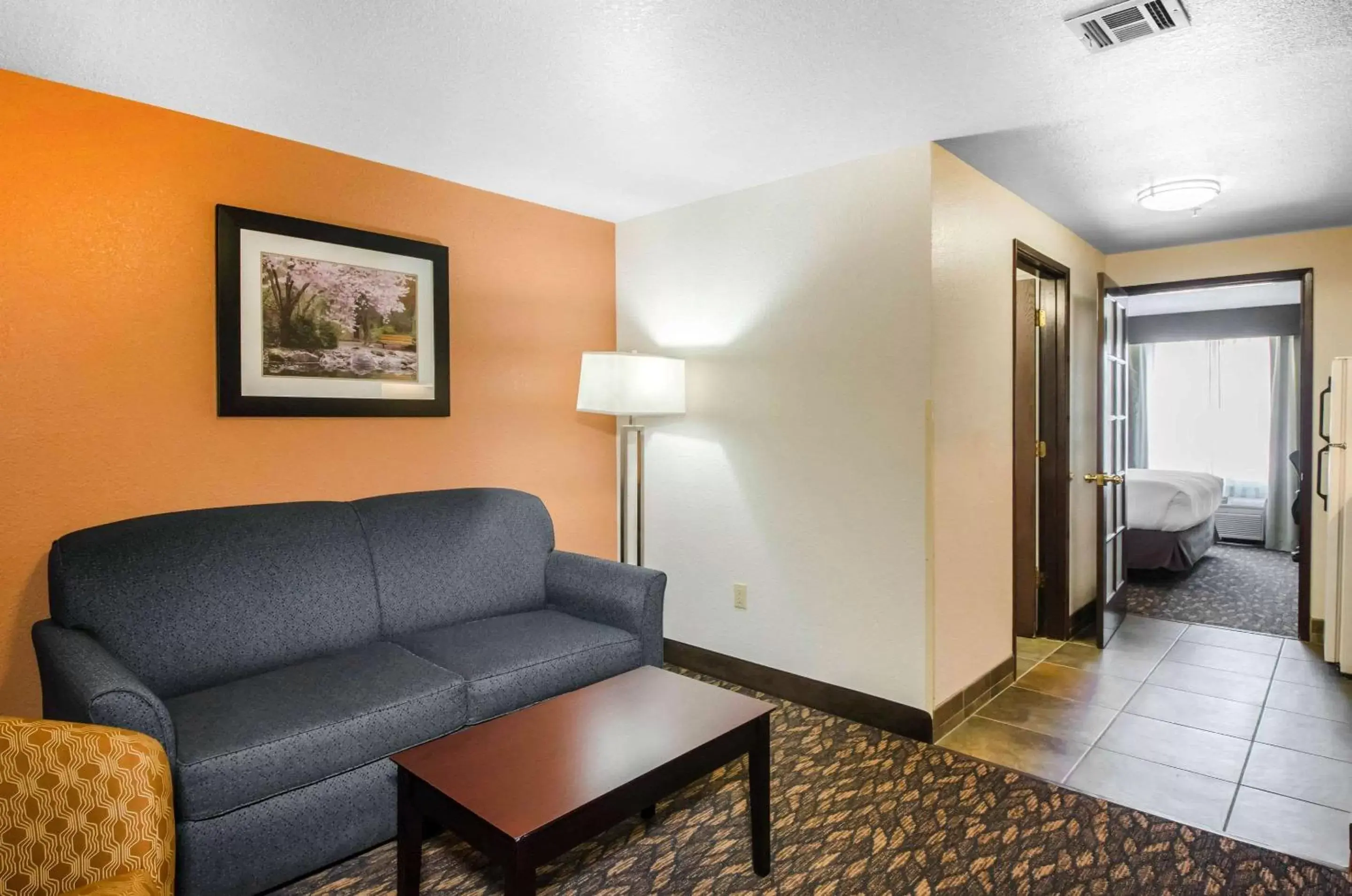 Photo of the whole room, Seating Area in Comfort Inn & Suites Ashland