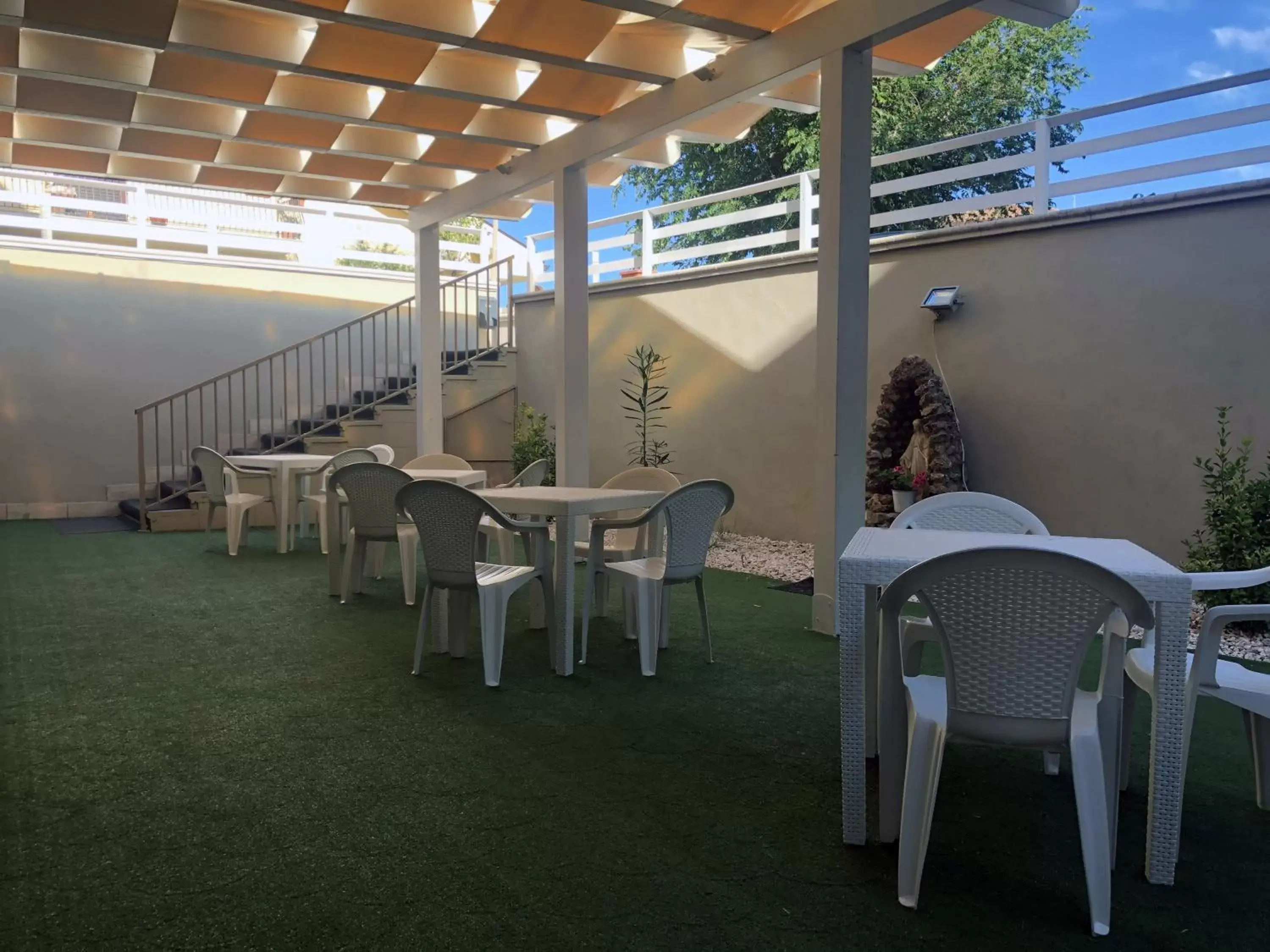 Patio, Restaurant/Places to Eat in Hotel Immagine