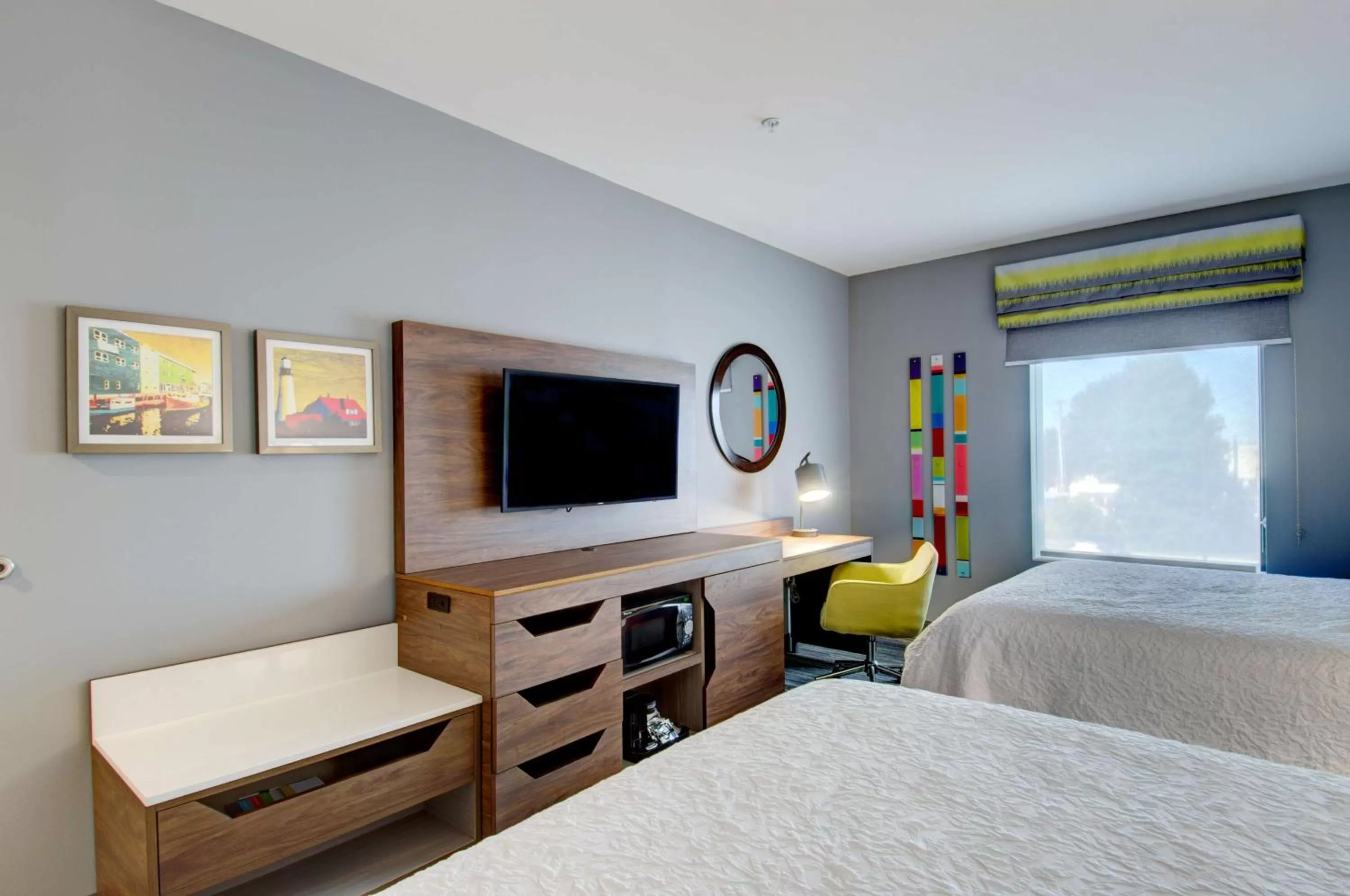 Bedroom, Bed in Hampton Inn & Suites Portland West