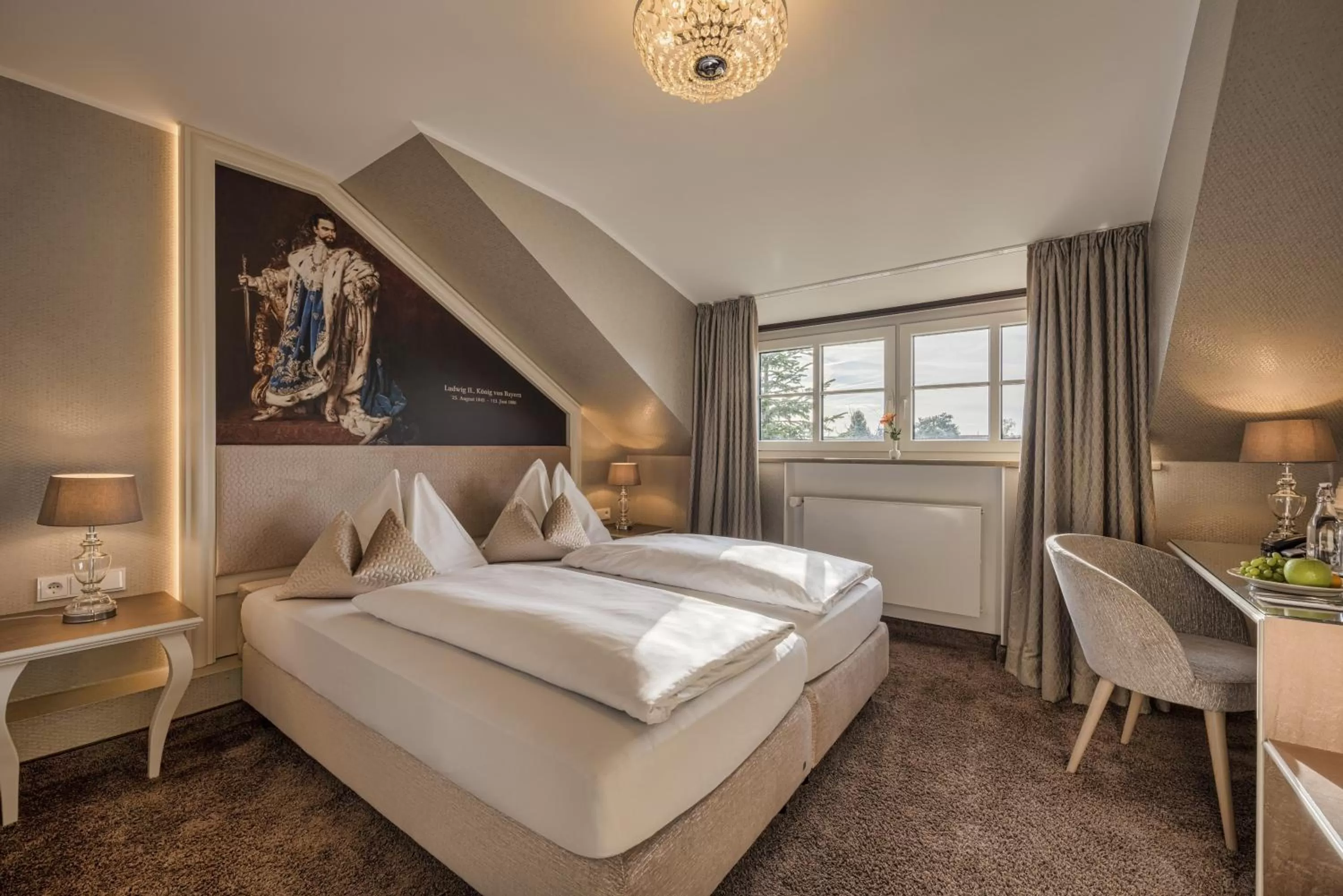 Bed in Hotel Schäfflerwirt