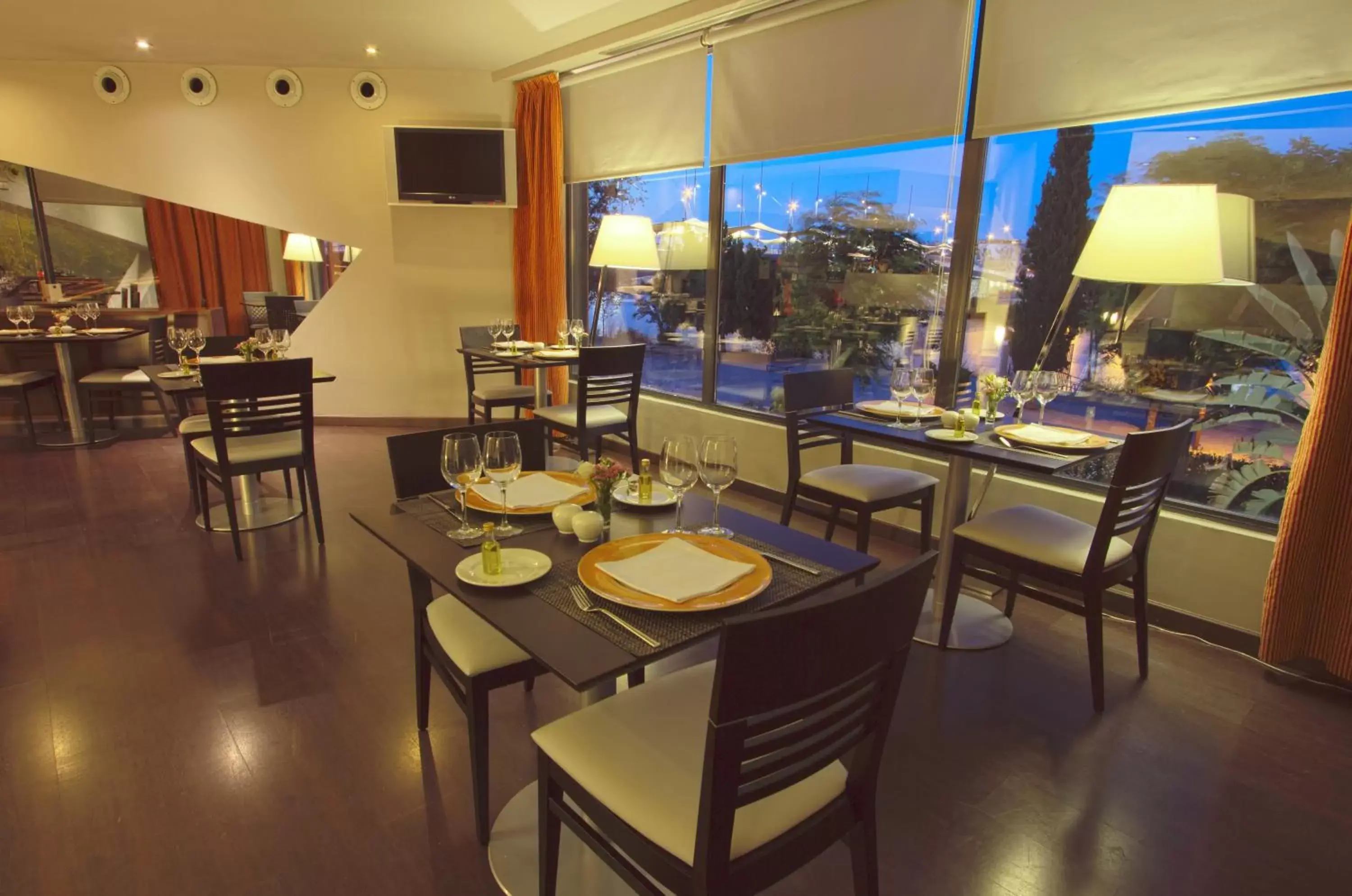 Restaurant/Places to Eat in Ribera de Triana Hotel
