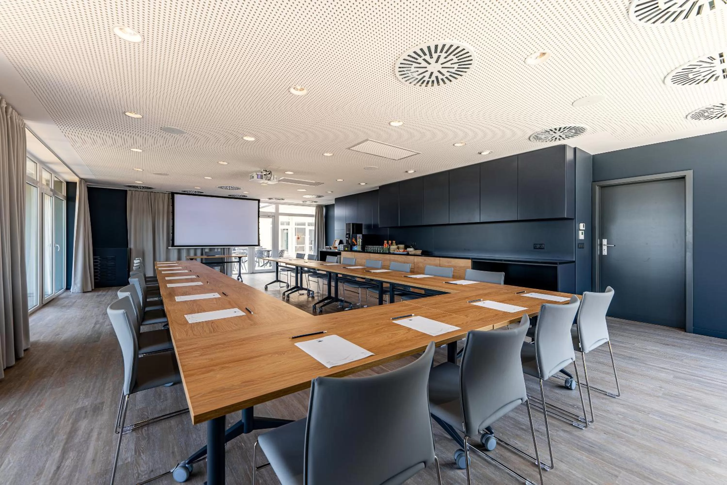 TV and multimedia in Molo Park Aparthotel