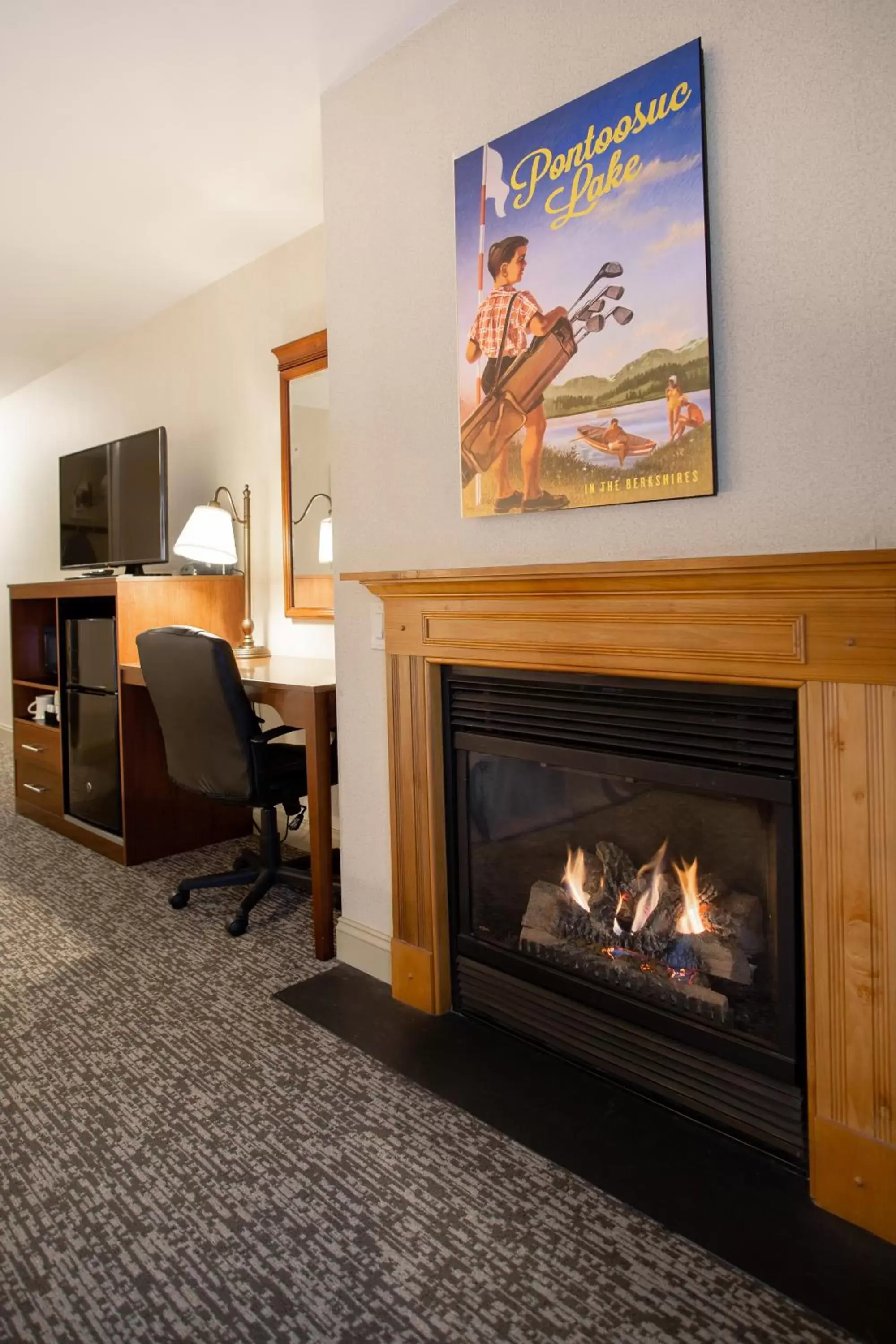 Deluxe King Room with Mountain View, Non-Smoking in The Yankee, Trademark Collection by Wyndham Deluxe King Room with Mountain View, Non-Smoking in The Yankee, Trademark Collection by Wyndham