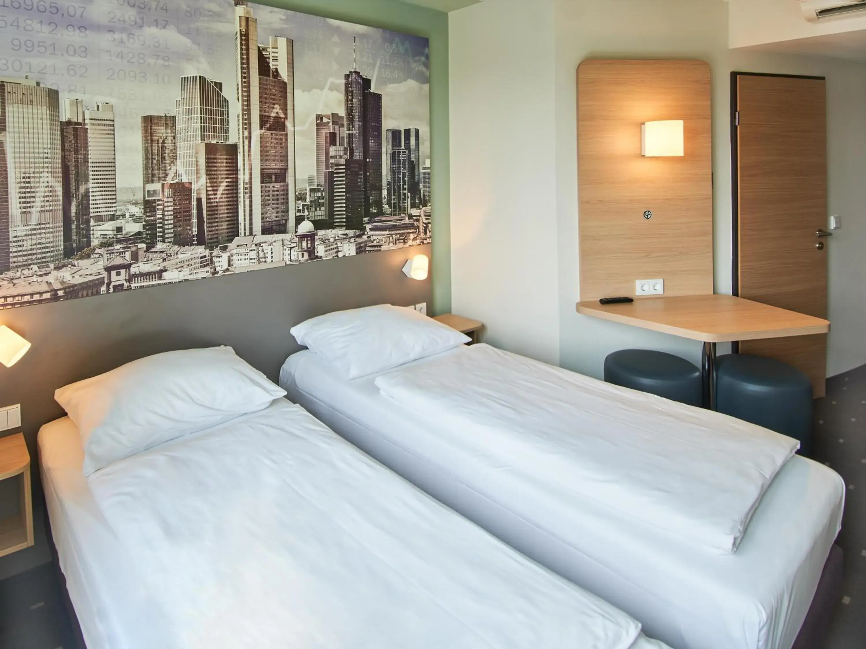 TV and multimedia, Bed in B&B Hotel Frankfurt-West