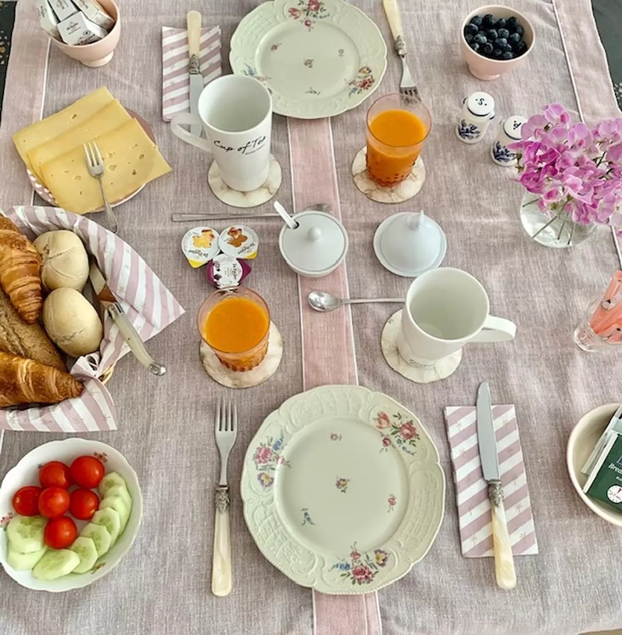 Breakfast in Bed & Breakfast Jo Amsterdam