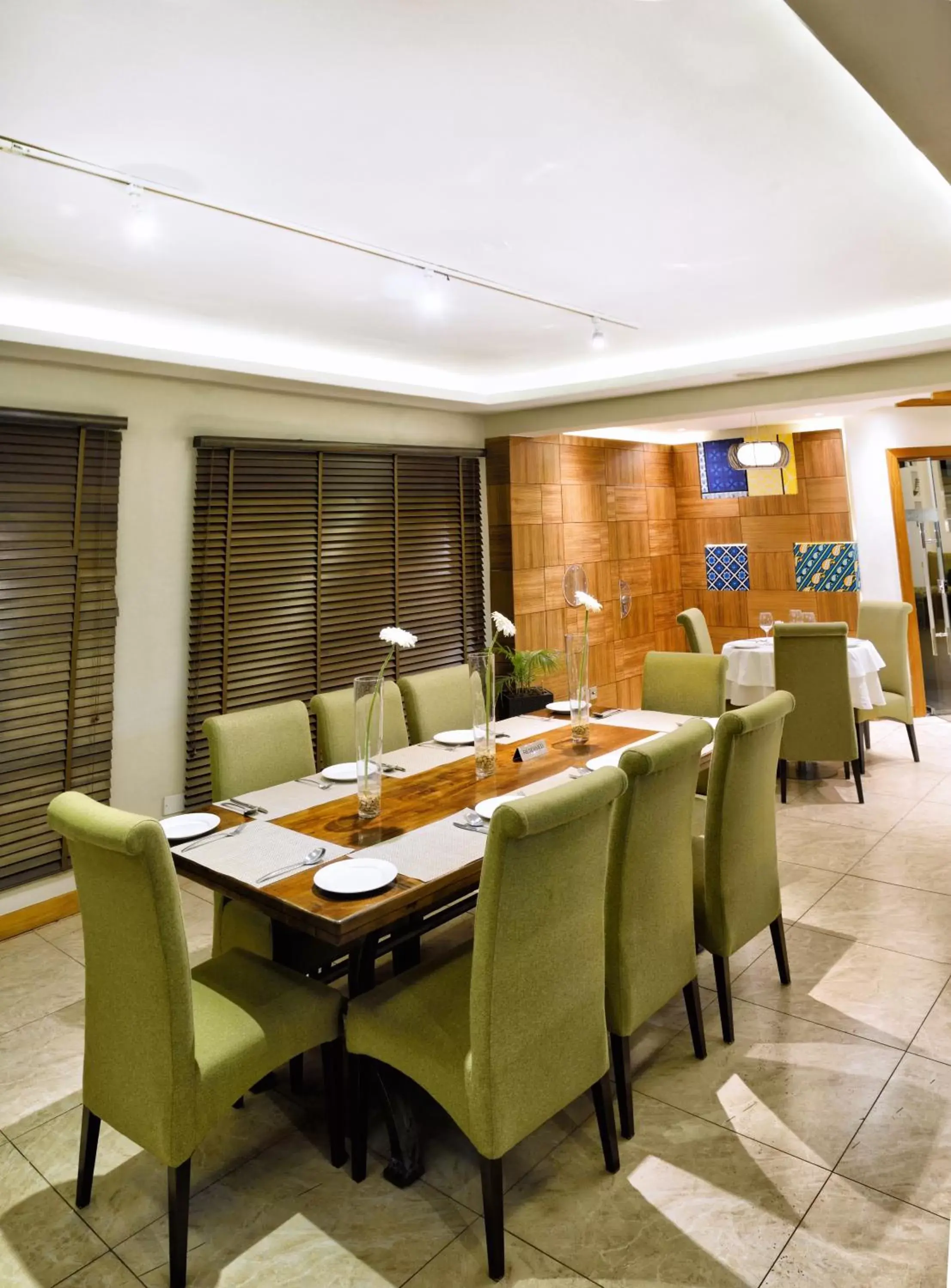 Restaurant/Places to Eat in Zehneria Suites Hotel