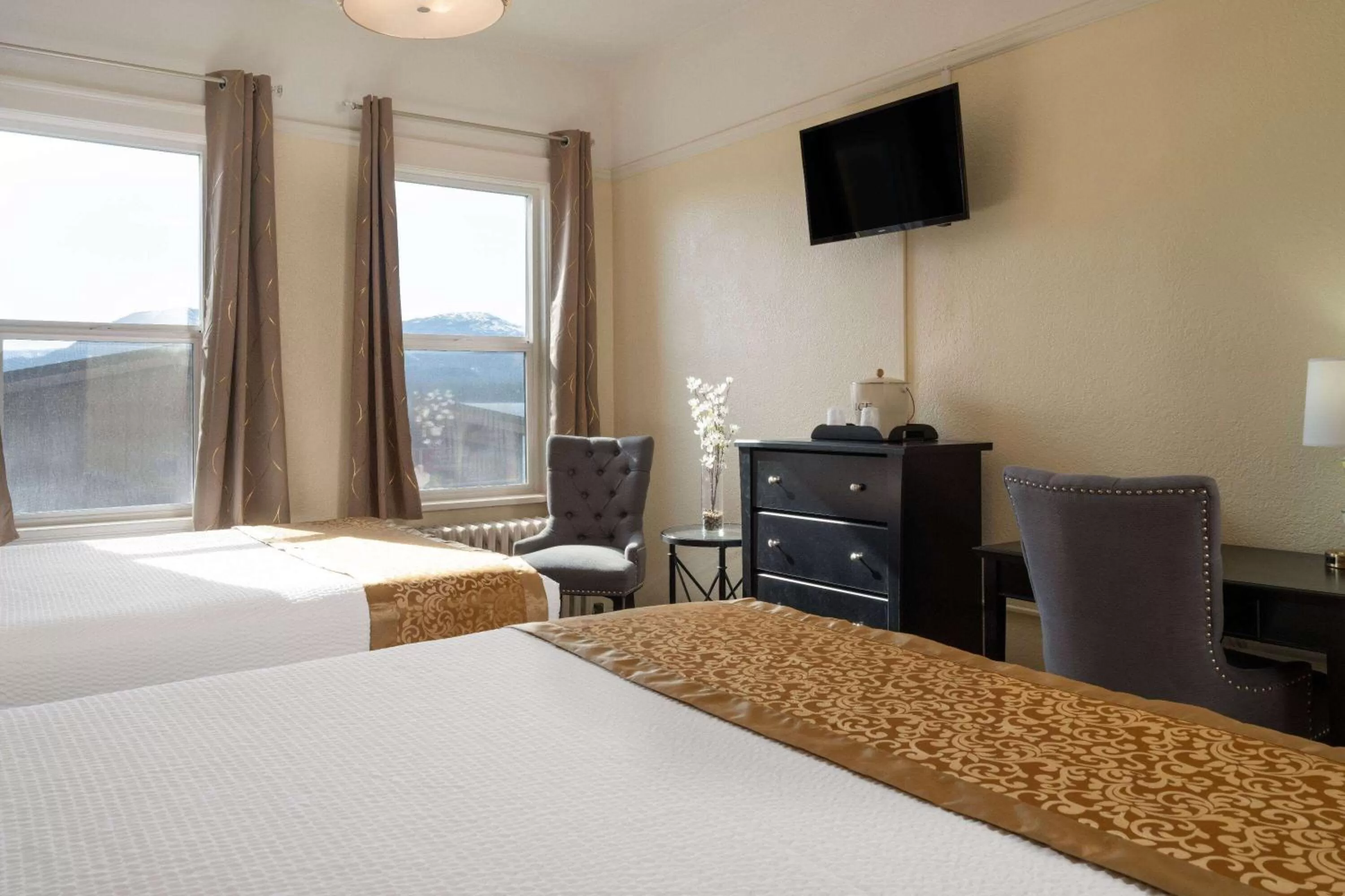 Photo of the whole room, Bed in Gilmore Hotel, Trademark Collection by Wyndham