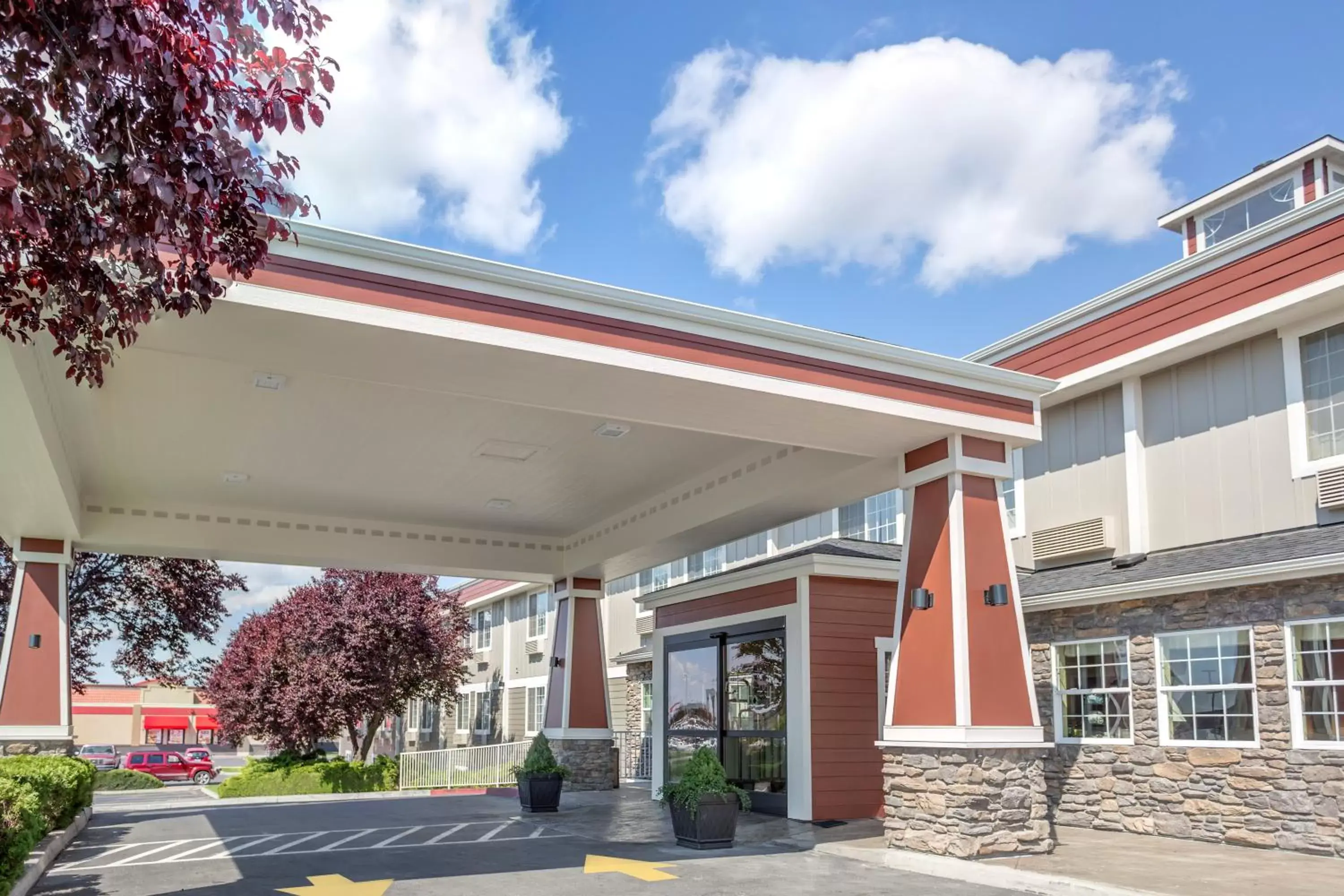 Day, Facade/Entrance in Ramada by Wyndham Moses Lake