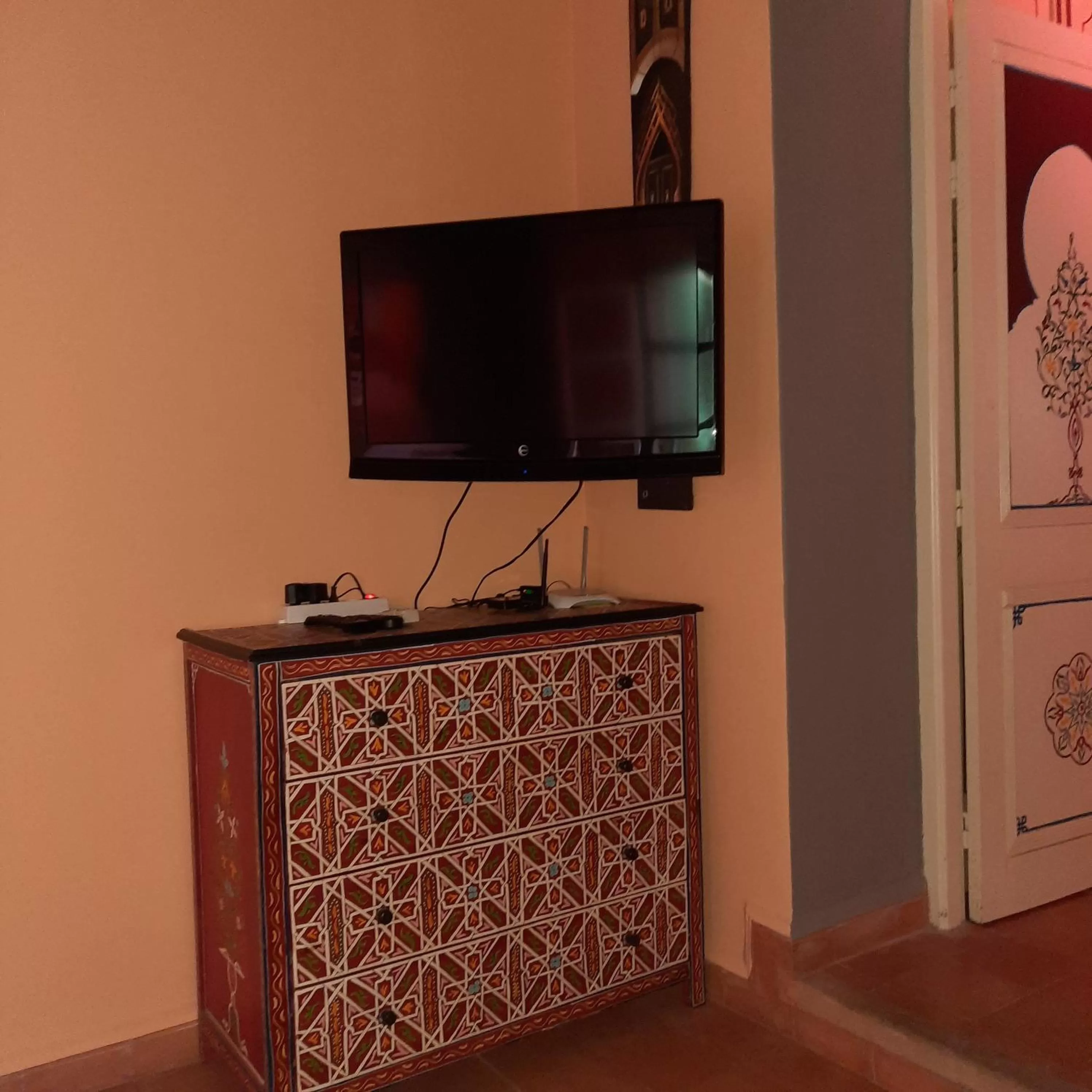 TV/Entertainment Center in Résidence Habiba