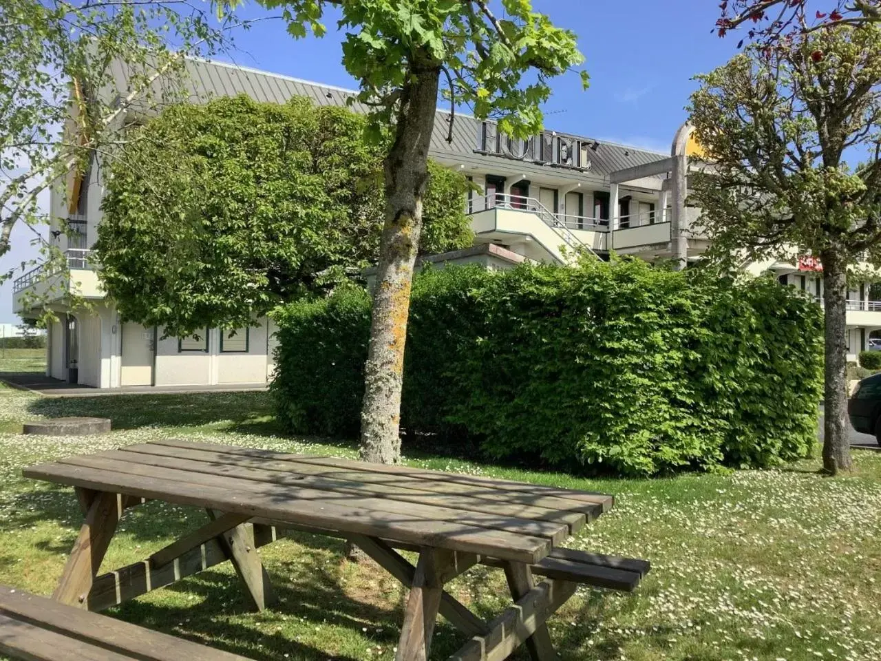 Garden, Property Building in Première Classe Chateauroux - Saint Maur