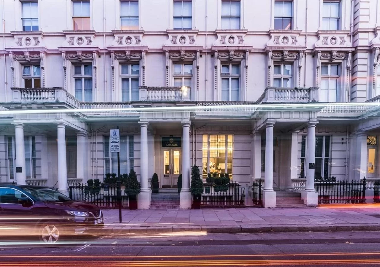 Property building in Hyde Park Executive Apartments