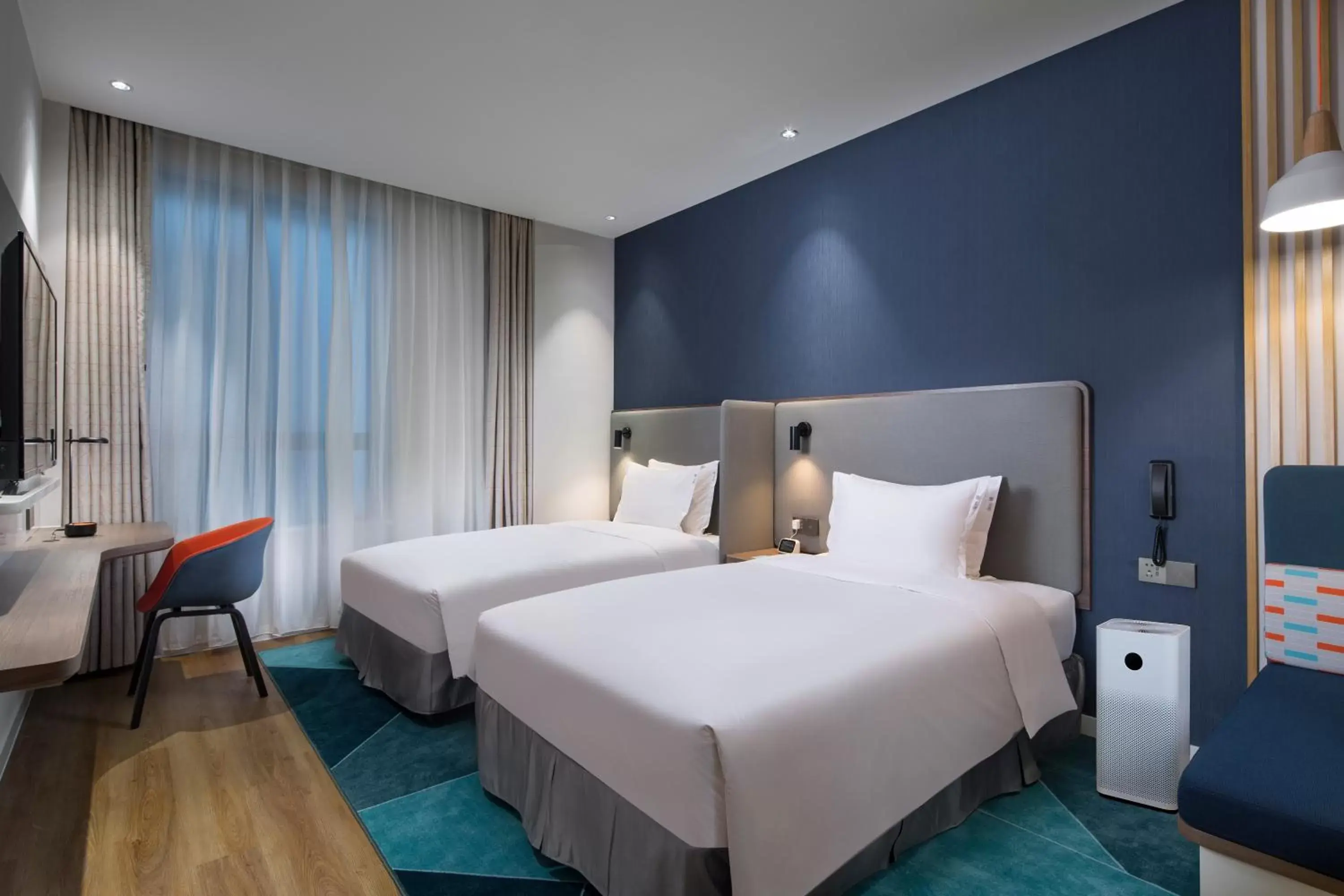 Bed in Holiday Inn Express Shanghai Kangqiao, an IHG Hotel Bed in Holiday Inn Express Shanghai Kangqiao, an IHG Hotel