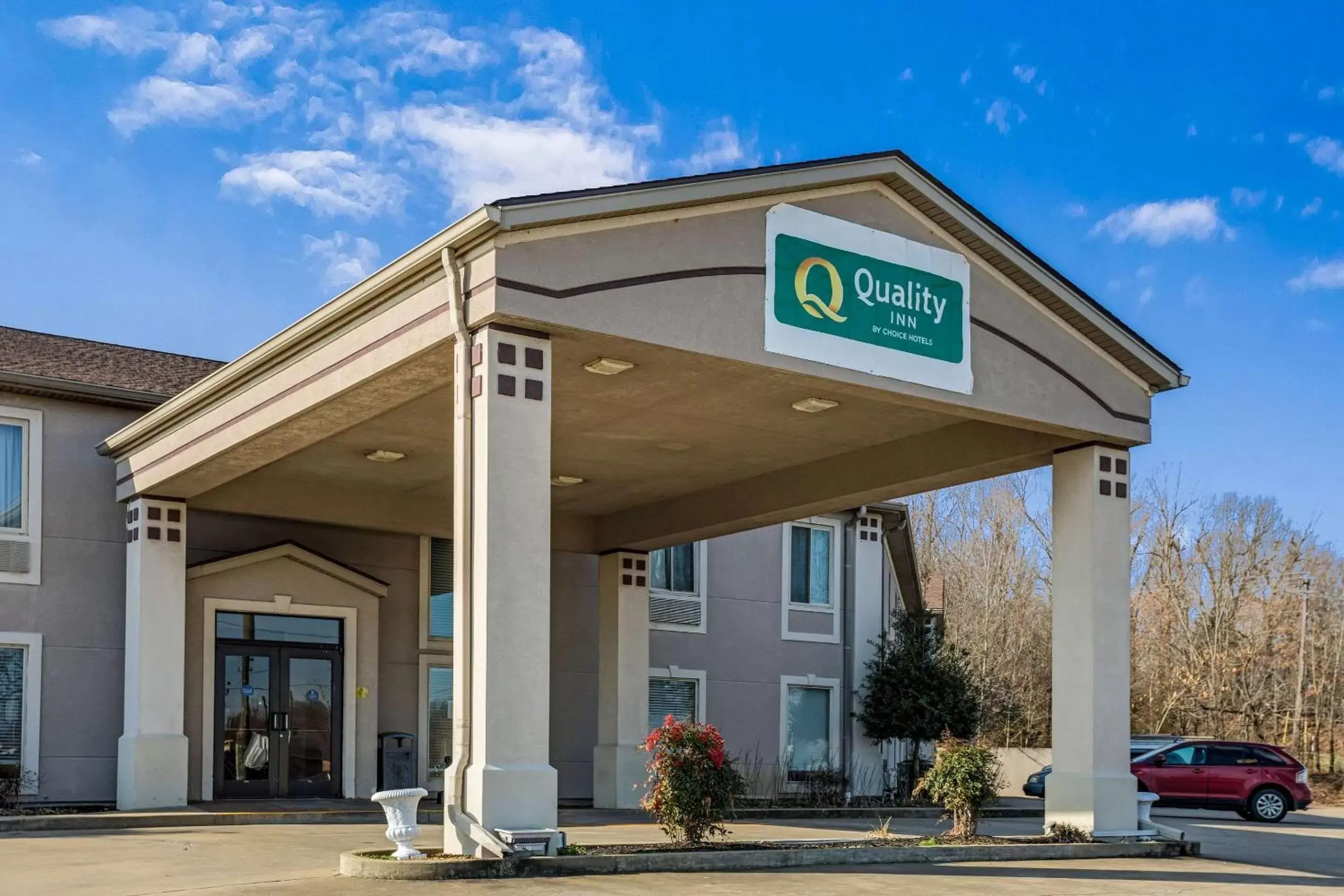 Property building in Quality Inn Calvert City - Paducah East Property building in Quality Inn Calvert City - Paducah East