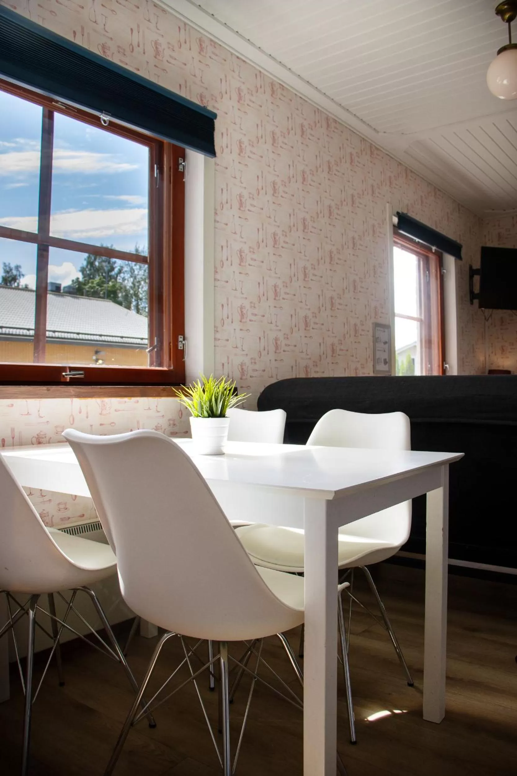 Seating area in Hotelli Uninen Tampere