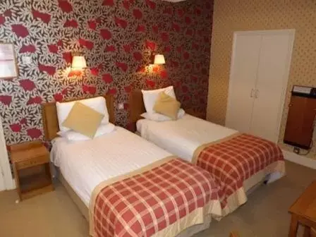 Classic Twin Room in Metropole Hotel and Spa