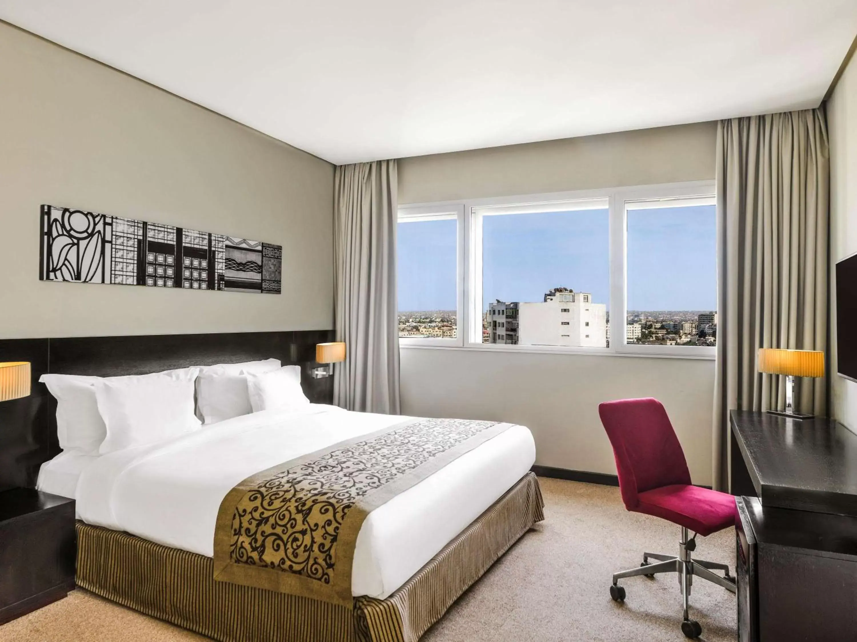 Bedroom, Bed in Mövenpick Hotel Casablanca