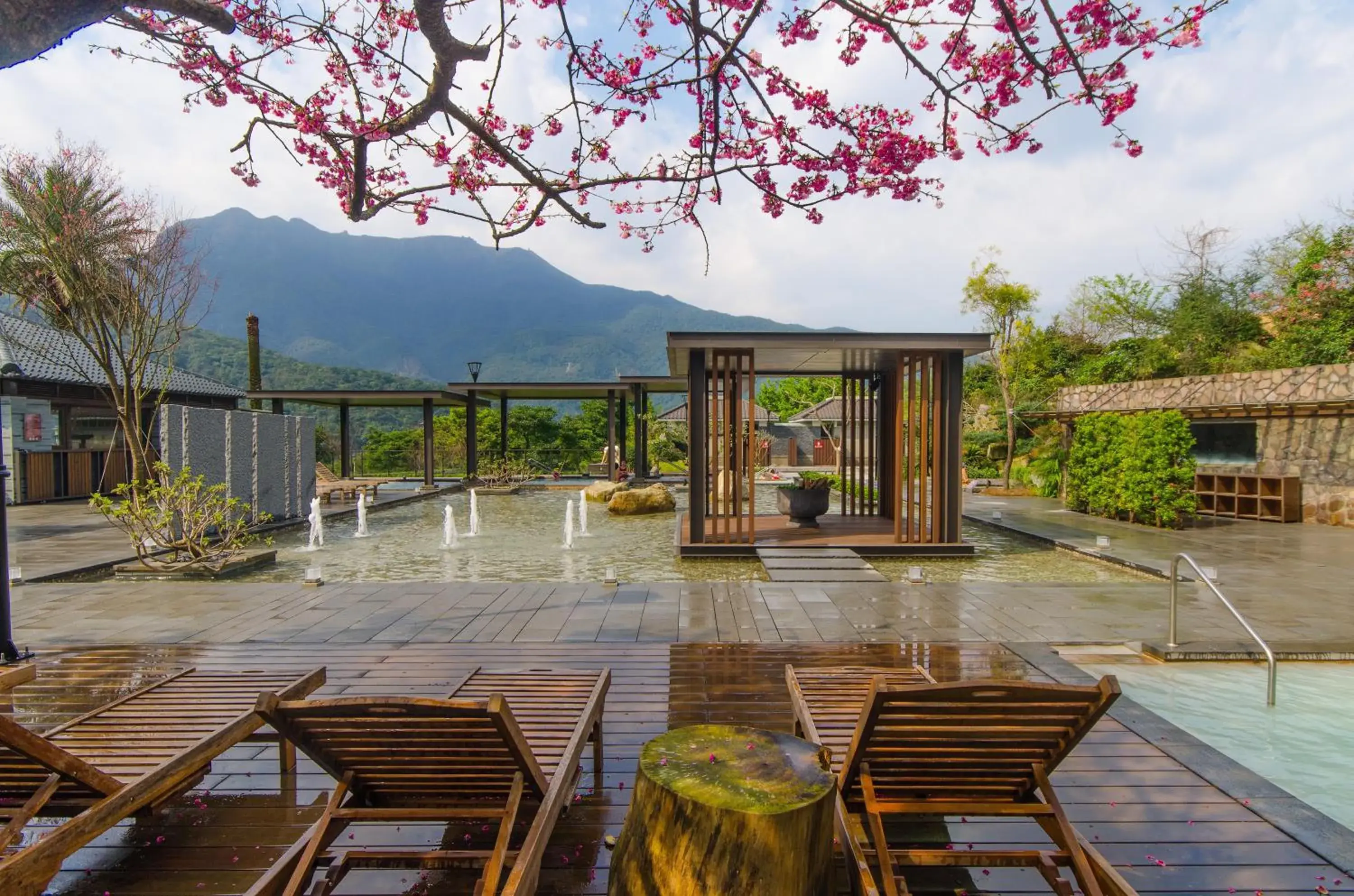 Spring in Yang Ming Shan Tien Lai Resort & Spa