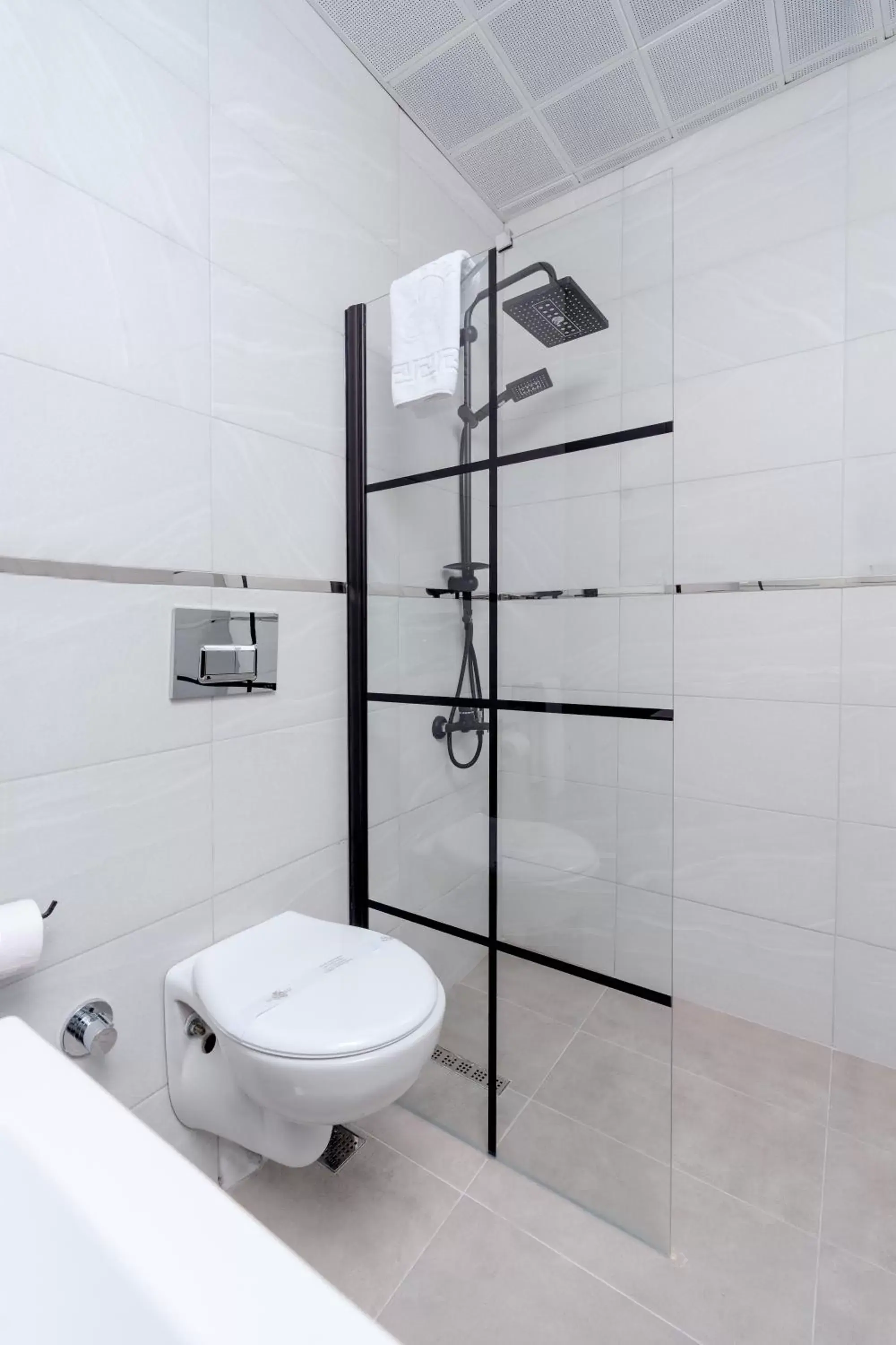 Shower, Bathroom in Melanj Airport Hotel