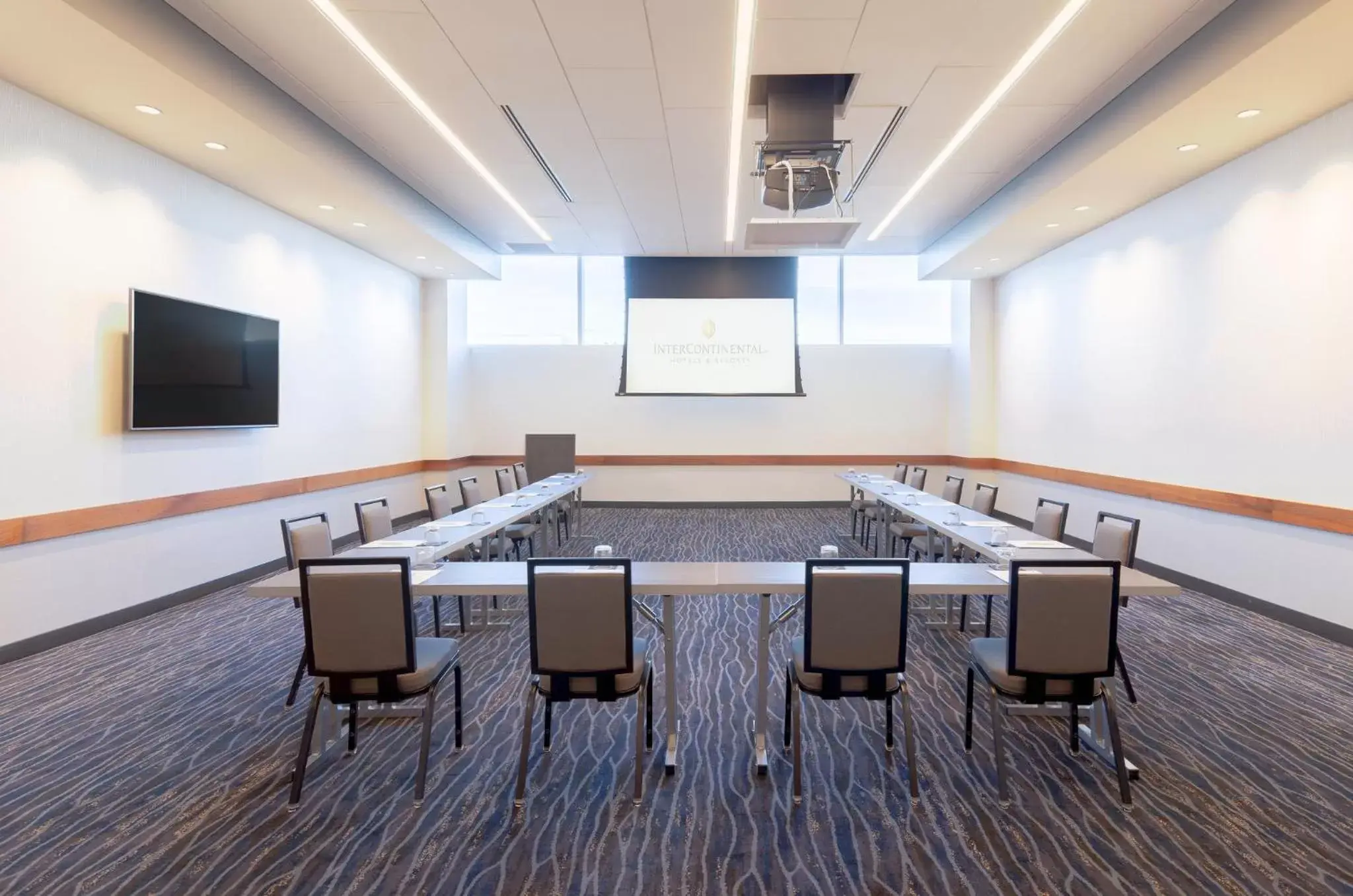 Meeting/conference room in InterContinental Minneapolis - St. Paul Airport, an IHG Hotel