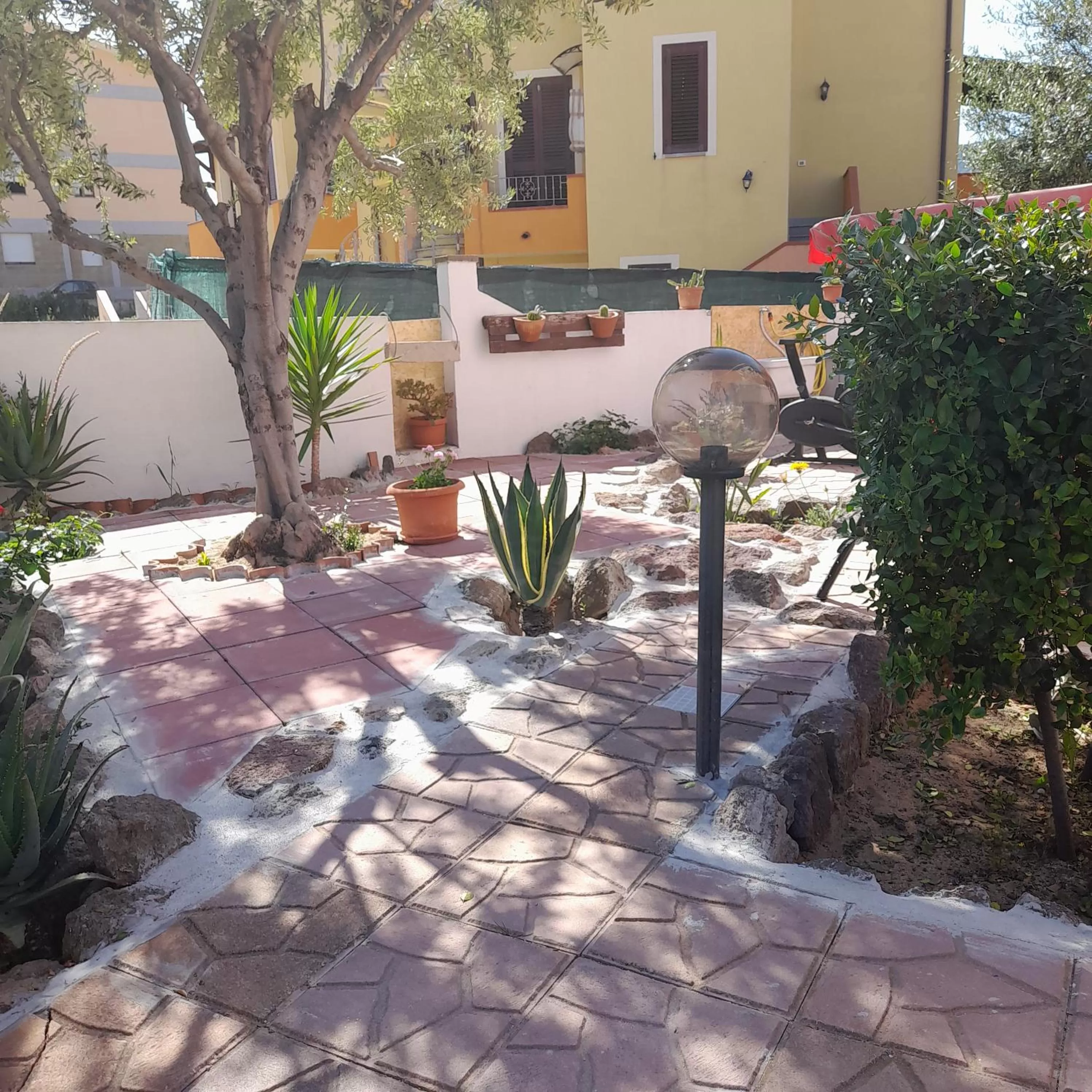 Garden view in La Fortezza casa vacanze & appartament