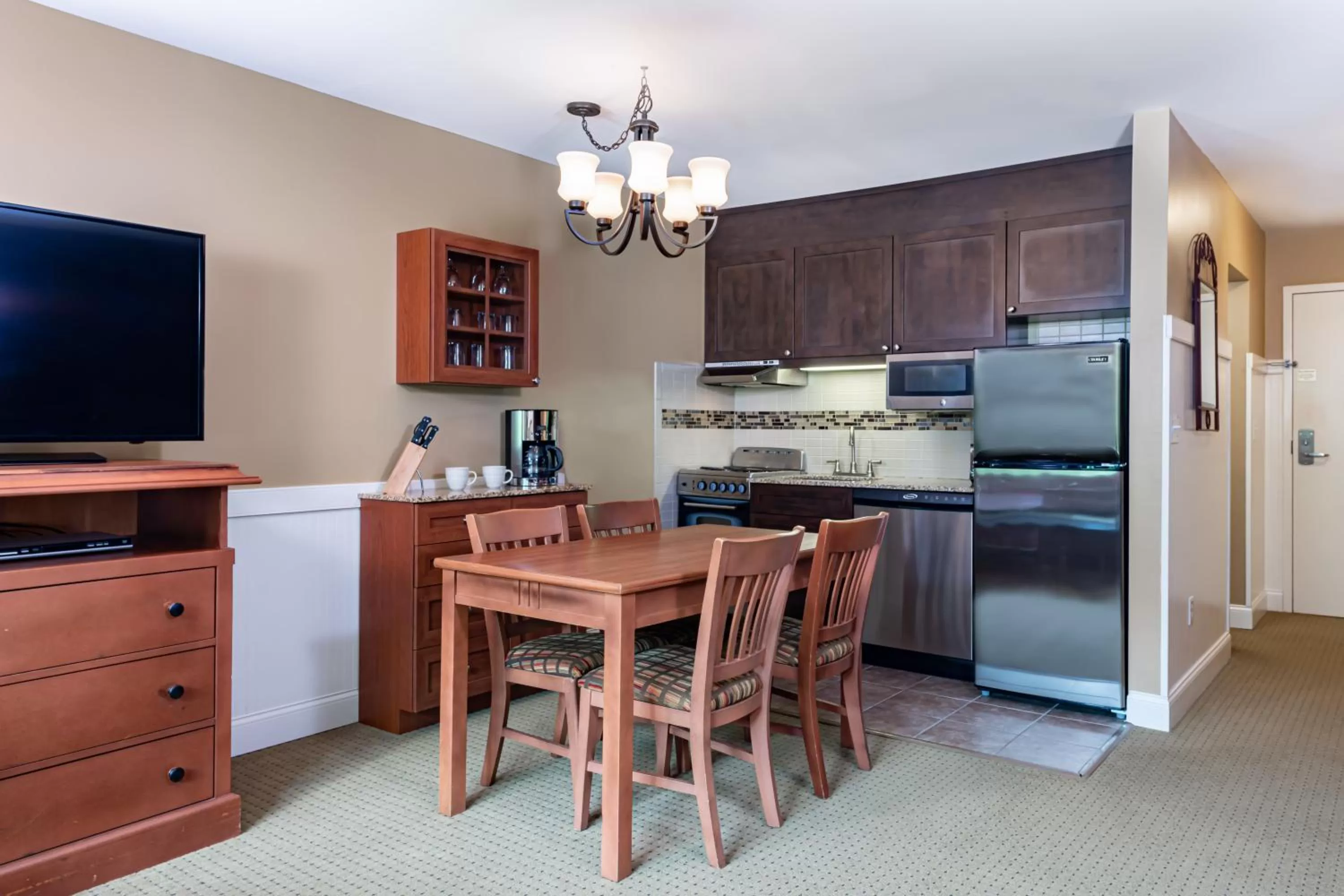 Photo of the whole room in Grand Summit Resort