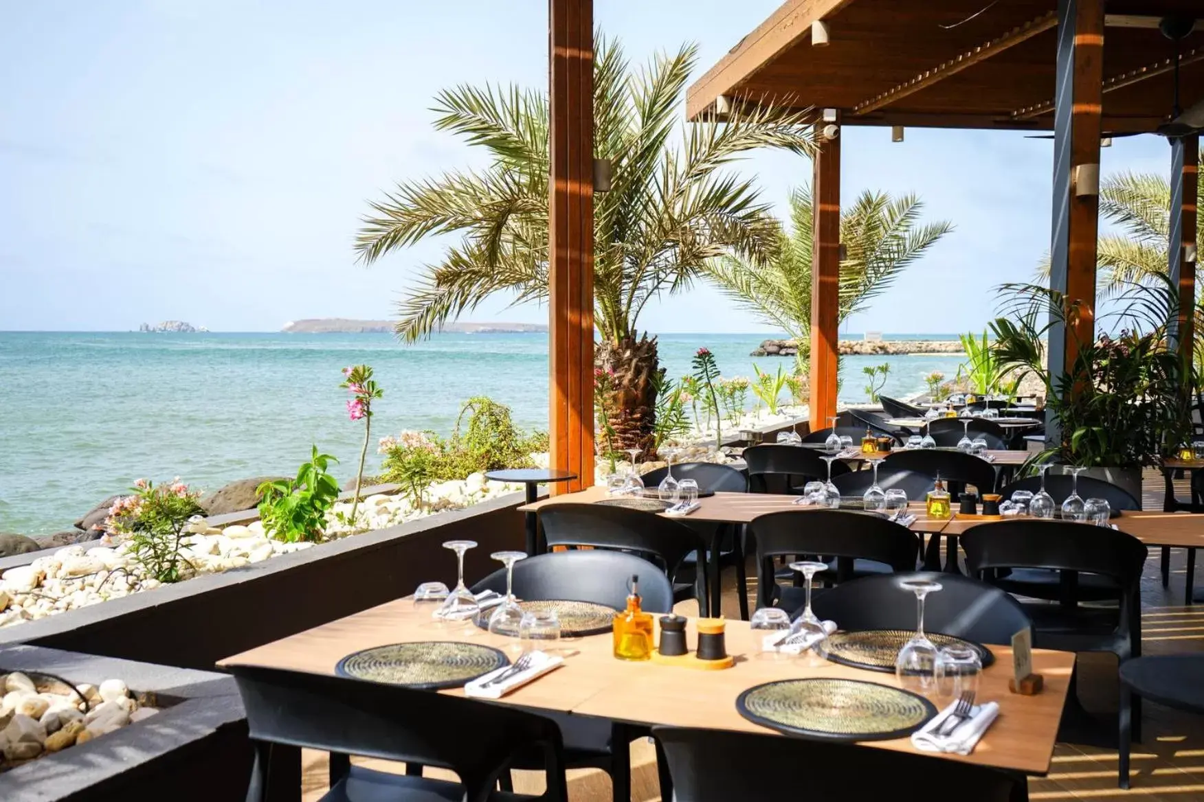 Restaurant/places to eat in Terrou-Bi Restaurant/places to eat in Terrou-Bi