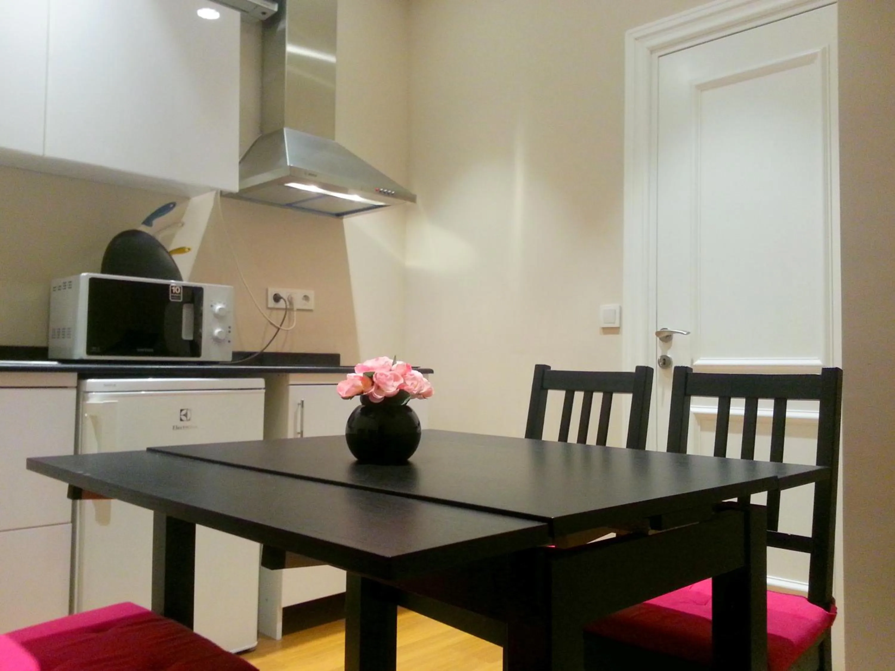 Kitchen or kitchenette in Triada Hotel Taksim - Special Category
