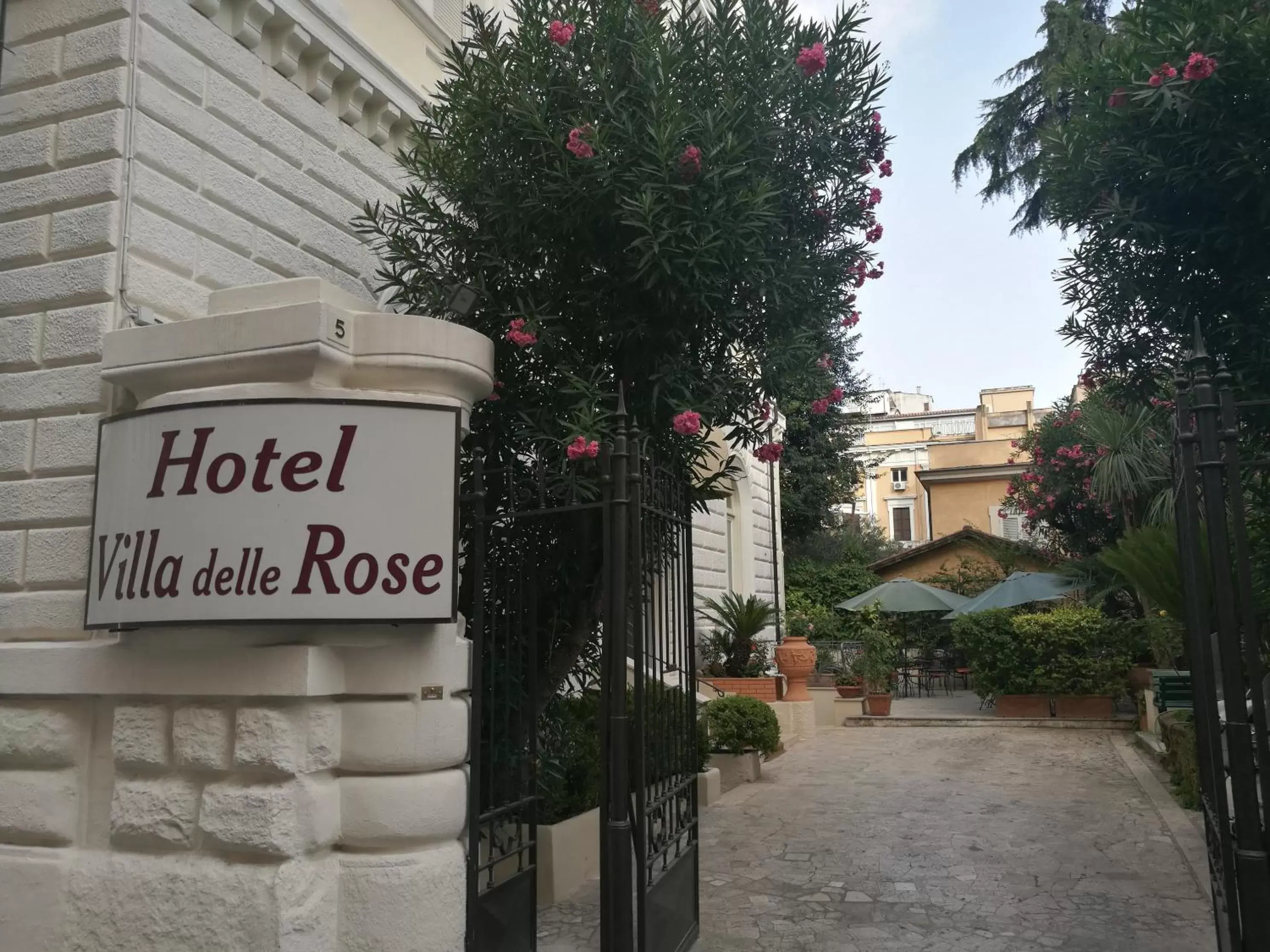 Facade/entrance in Hotel Villa Delle Rose