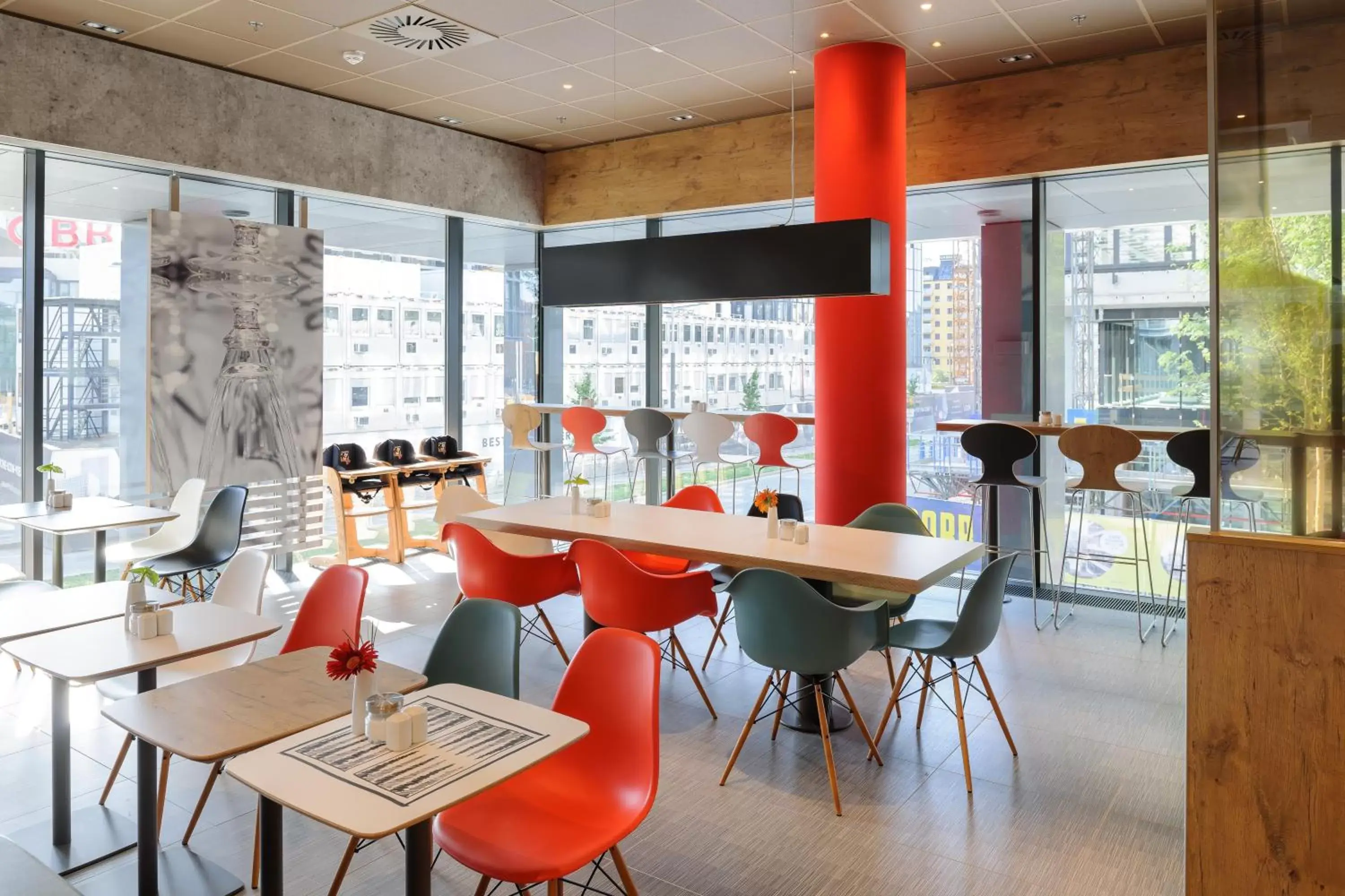 Food and drinks, Restaurant/Places to Eat in ibis Wien Hauptbahnhof