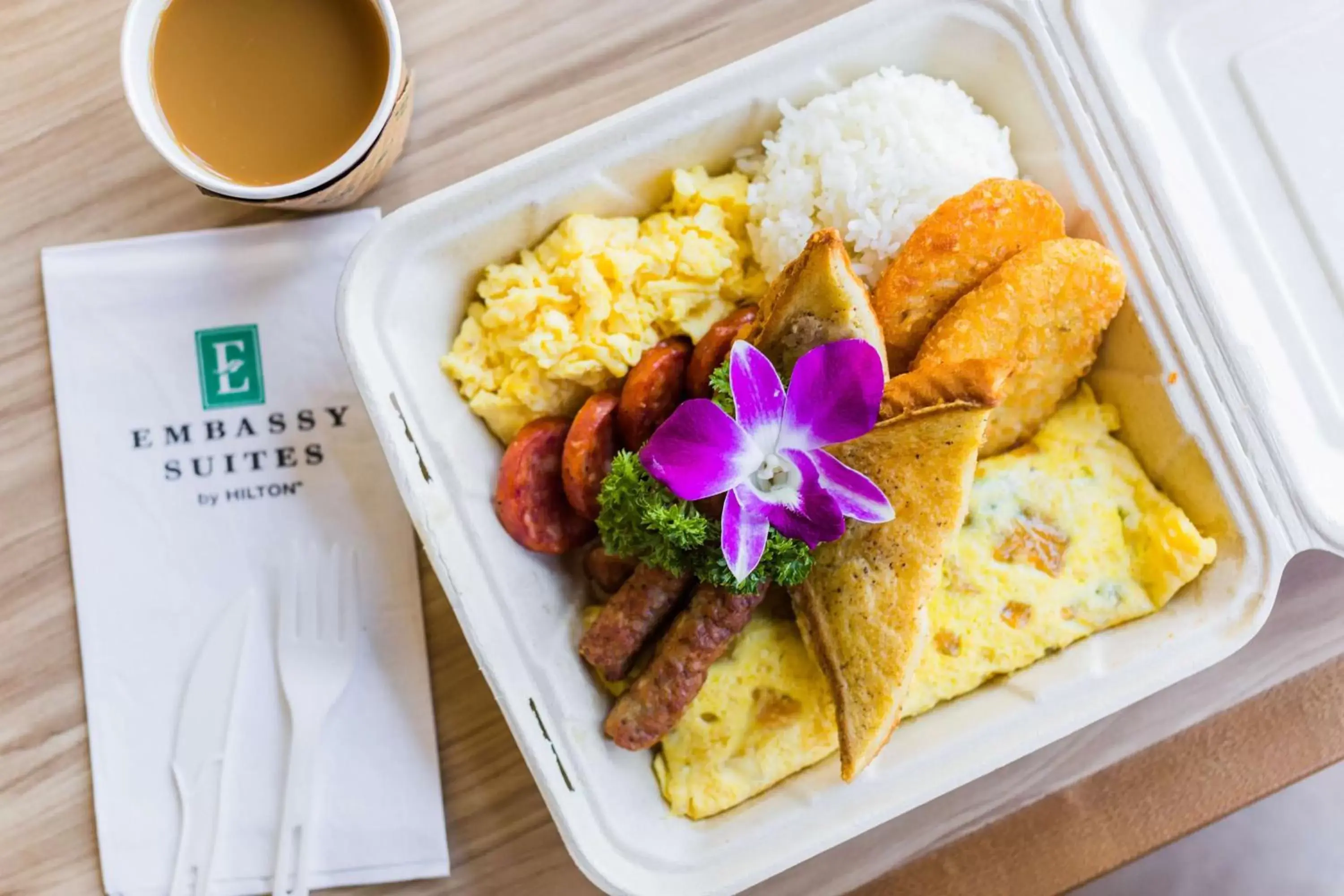 Dining area, Food in Embassy Suites By Hilton Oahu Kapolei - FREE Breakfast
