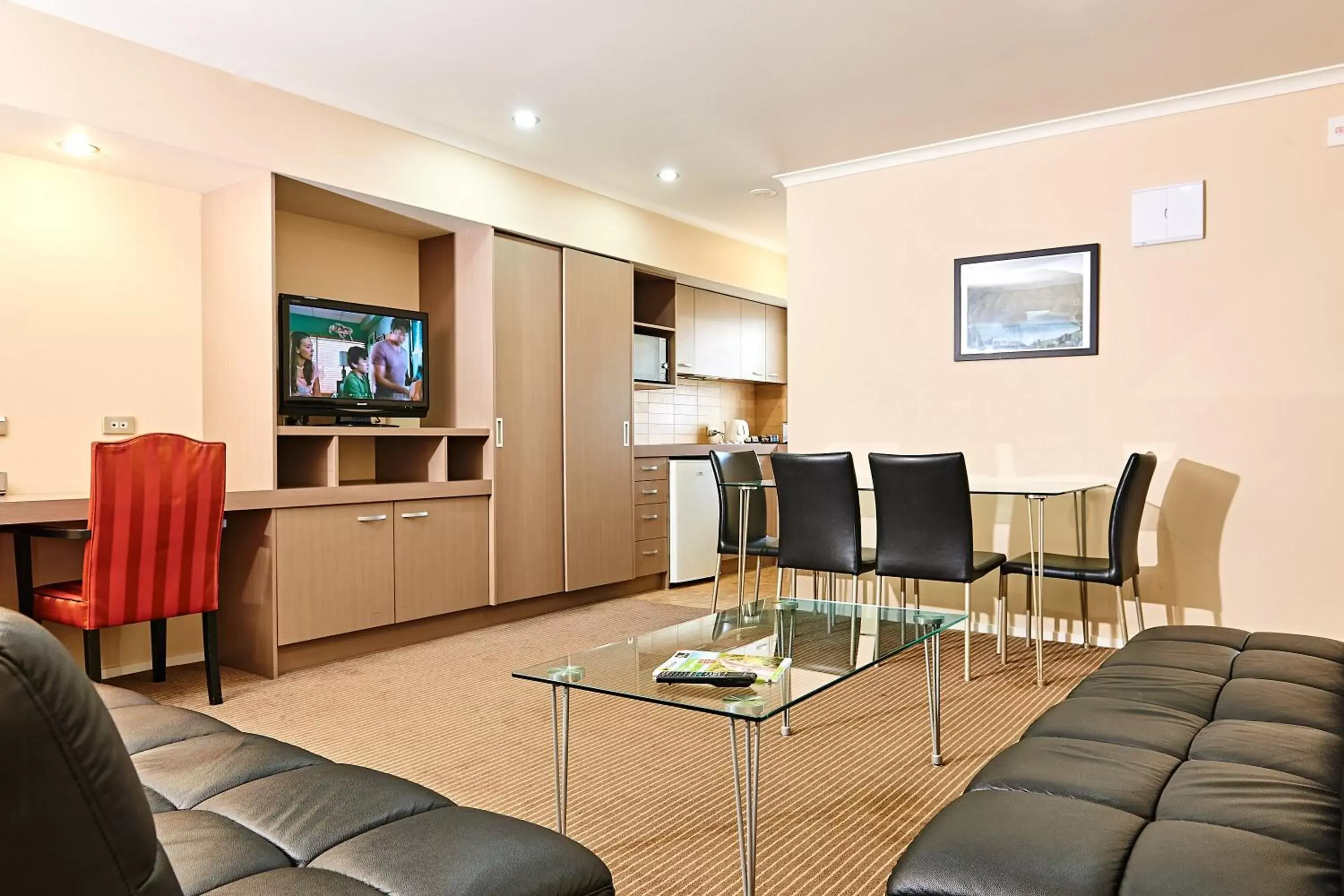 TV and multimedia, Seating Area in Auckland Airport Lodge