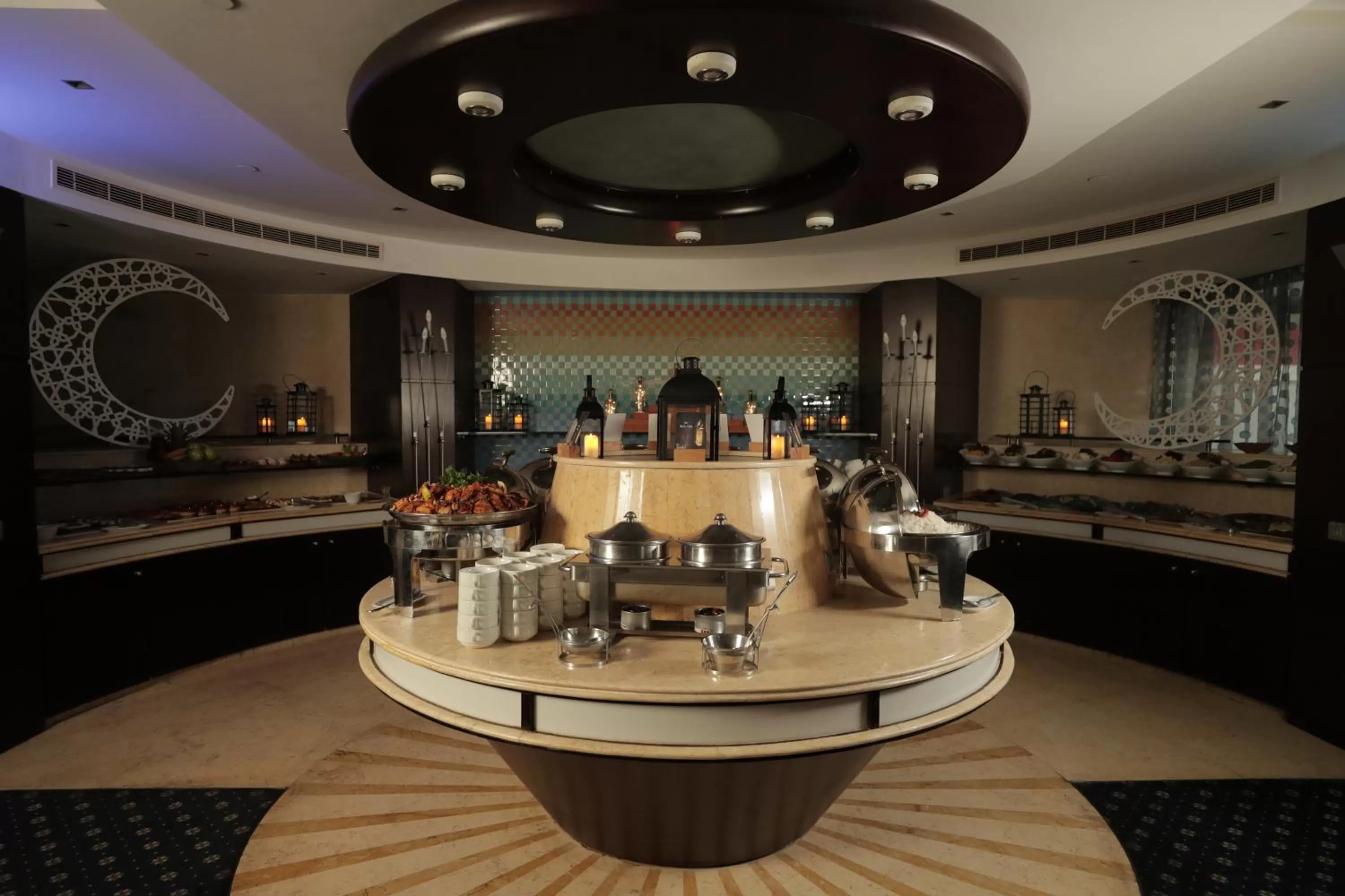 Restaurant/places to eat in Raouche Arjaan by Rotana