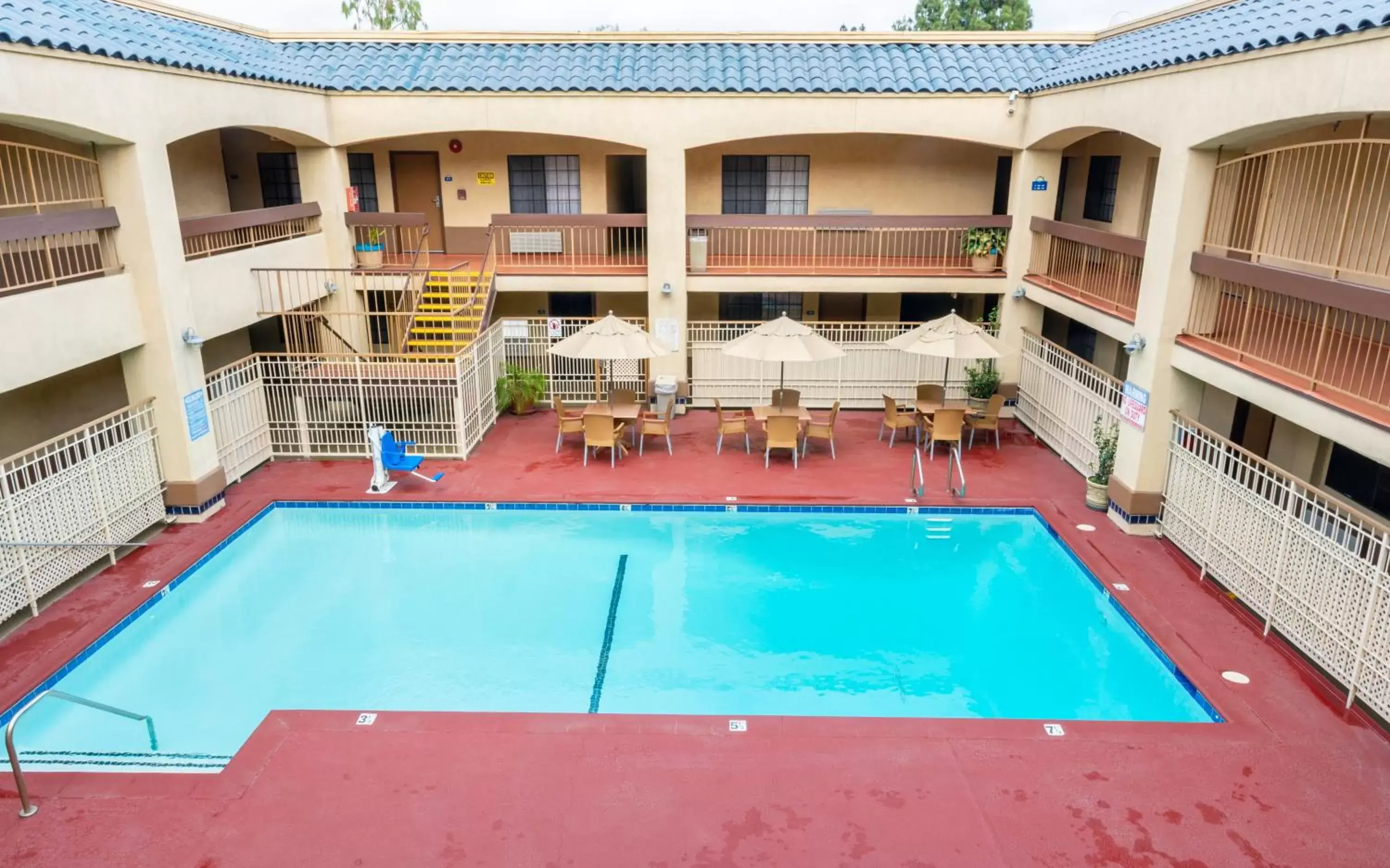 Swimming pool, Pool View in Days Inn & Suites by Wyndham Artesia
