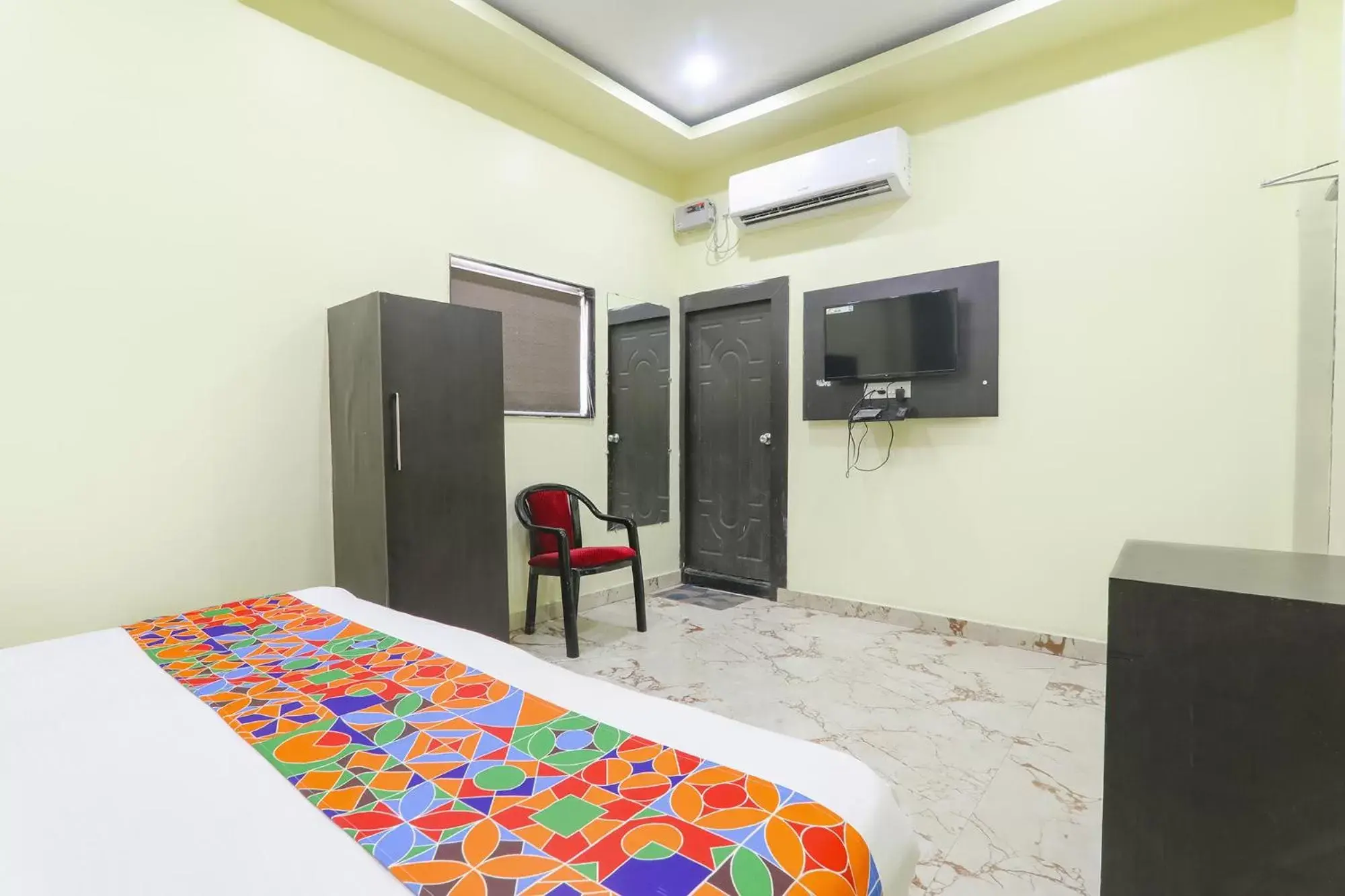 Bed, TV/Entertainment Center in FabExpress GS Residency Bed, TV/Entertainment Center in FabExpress GS Residency